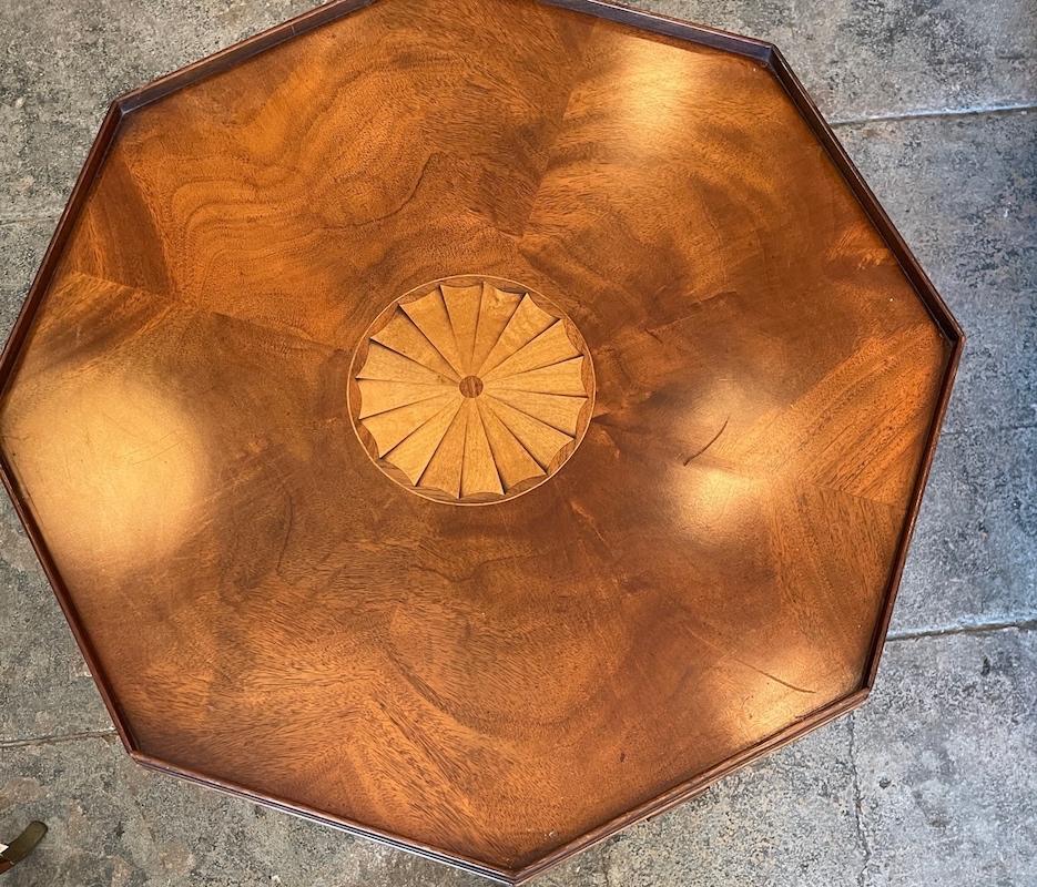 Edwardian 19th Century Walnut Octagonal Side or End Table with Rosewood Inlay In Distressed Condition For Sale In Santa Monica, CA