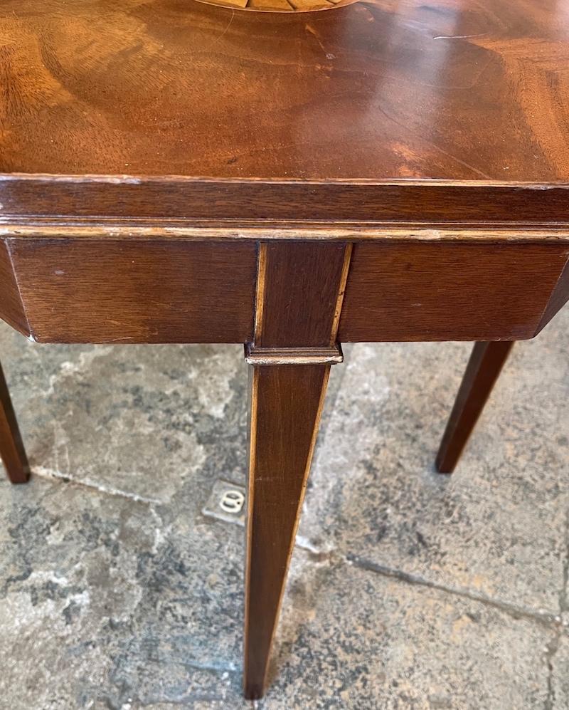 Edwardian 19th Century Walnut Octagonal Side or End Table with Rosewood Inlay For Sale 3