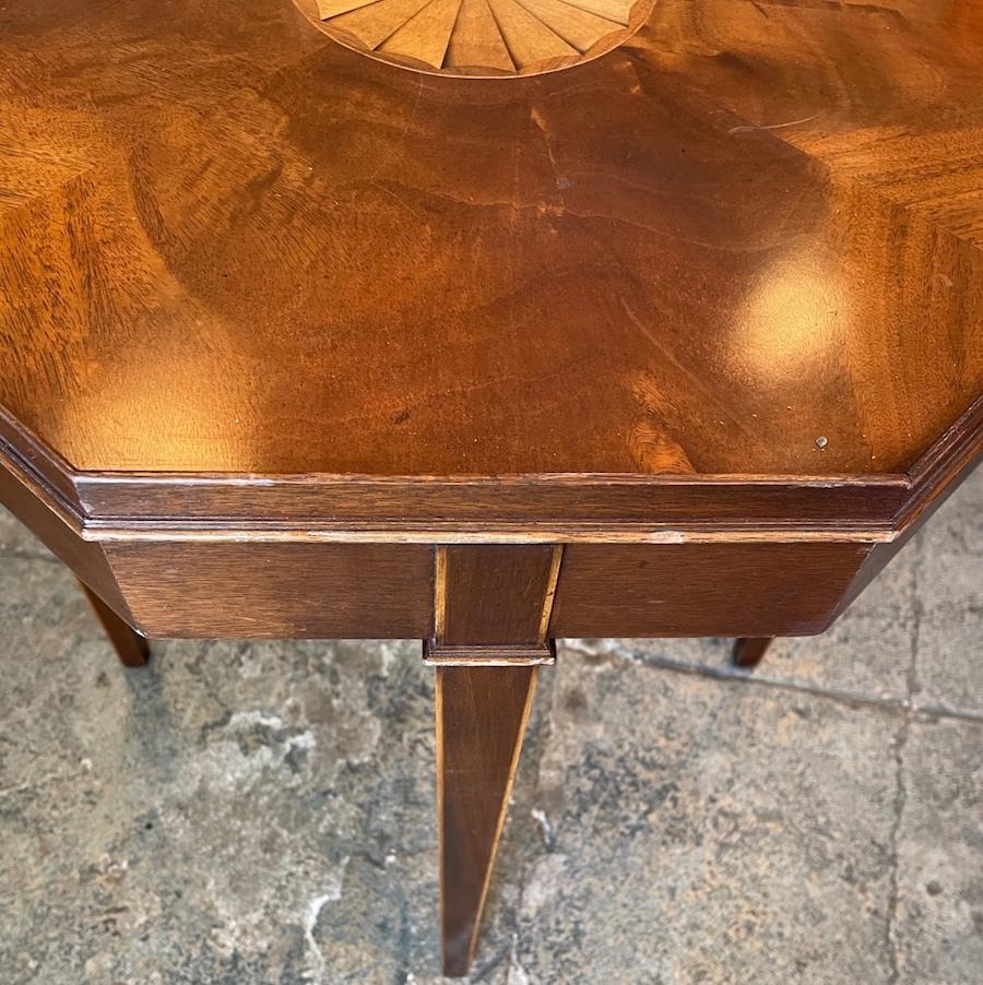 Edwardian 19th Century Walnut Octagonal Side or End Table with Rosewood Inlay For Sale 4