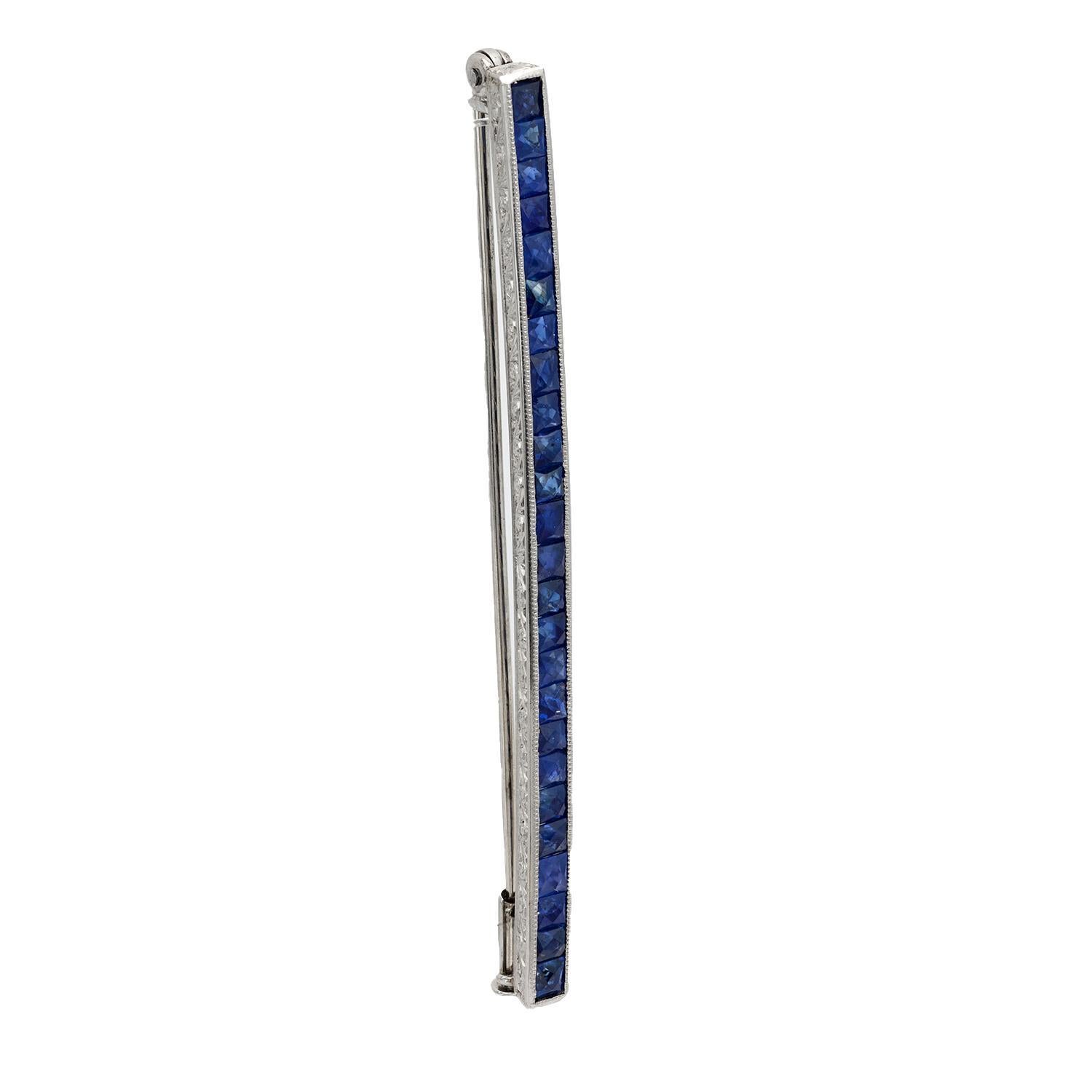 Edwardian 2 carat sapphire 18k white gold bar brooch