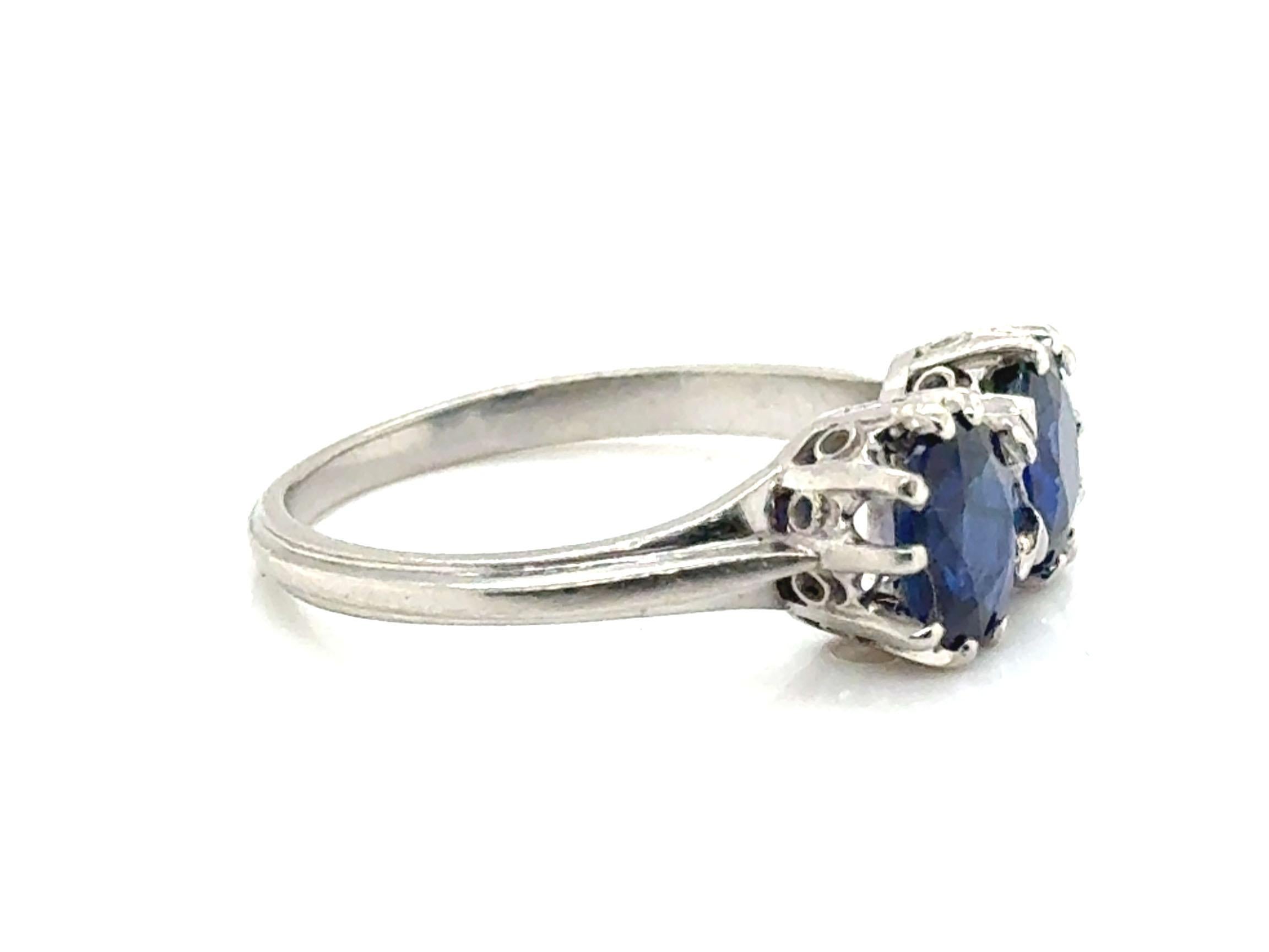 Edoardiano Anello edoardiano con 2 pietre di zaffiro in platino da 2 carati, antico, del 1900, originale in vendita