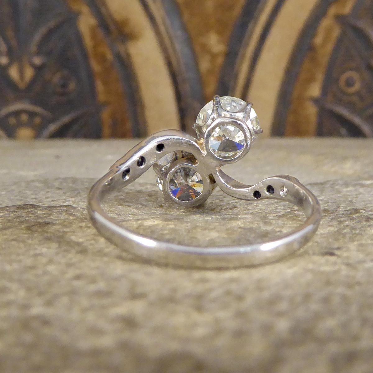 Edwardian 2.02 Carat Early Brilliant Cut Toi Et Moi Ring in Platinum In Good Condition In Yorkshire, West Yorkshire
