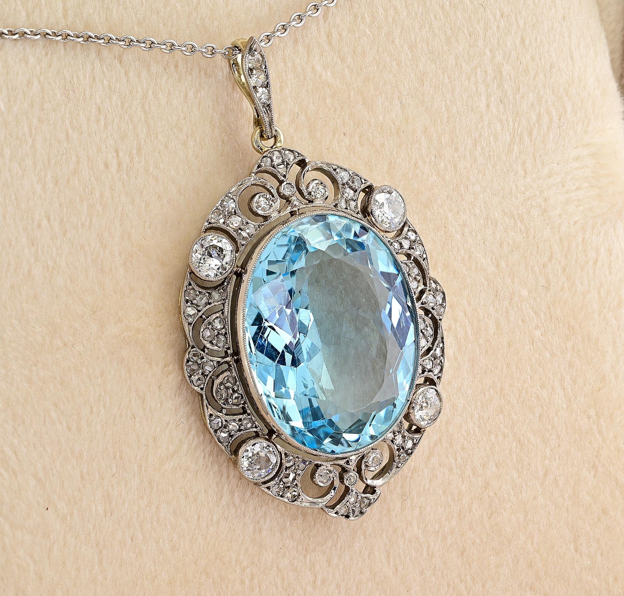 Edwardian 20.30 Ct Aquamarine 1.40 Ct Diamond Platinum Pendant In Good Condition For Sale In Napoli, IT