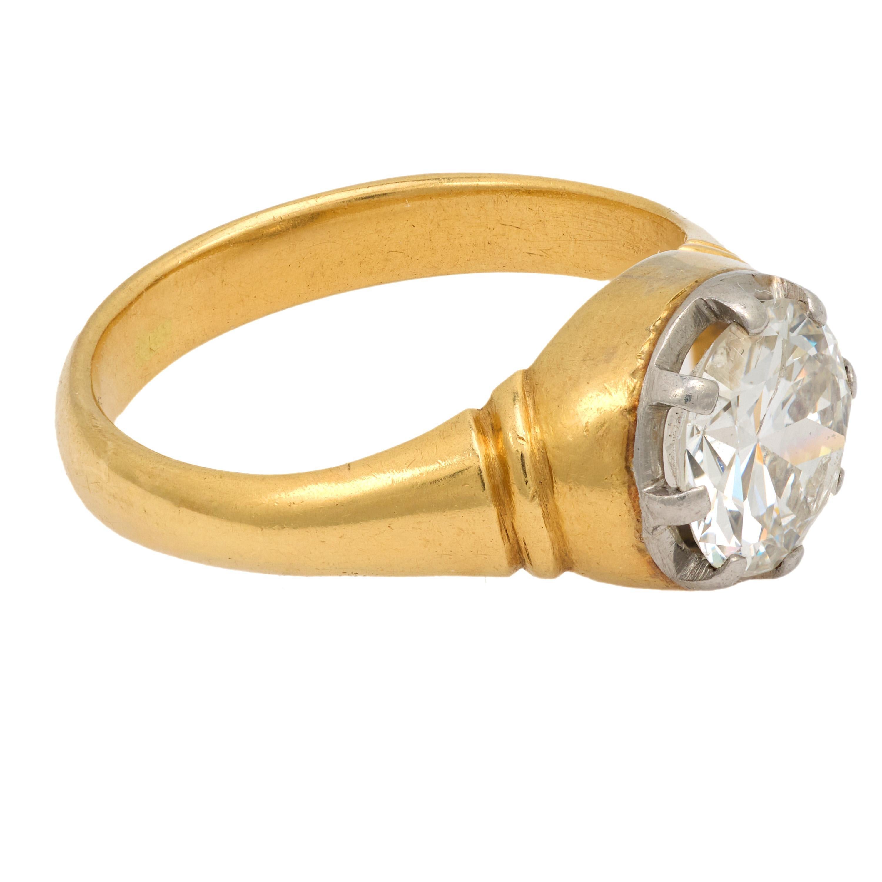 Women's Edwardian 2.10 carat old European cut diamond 18k yellow gold engagement ring For Sale