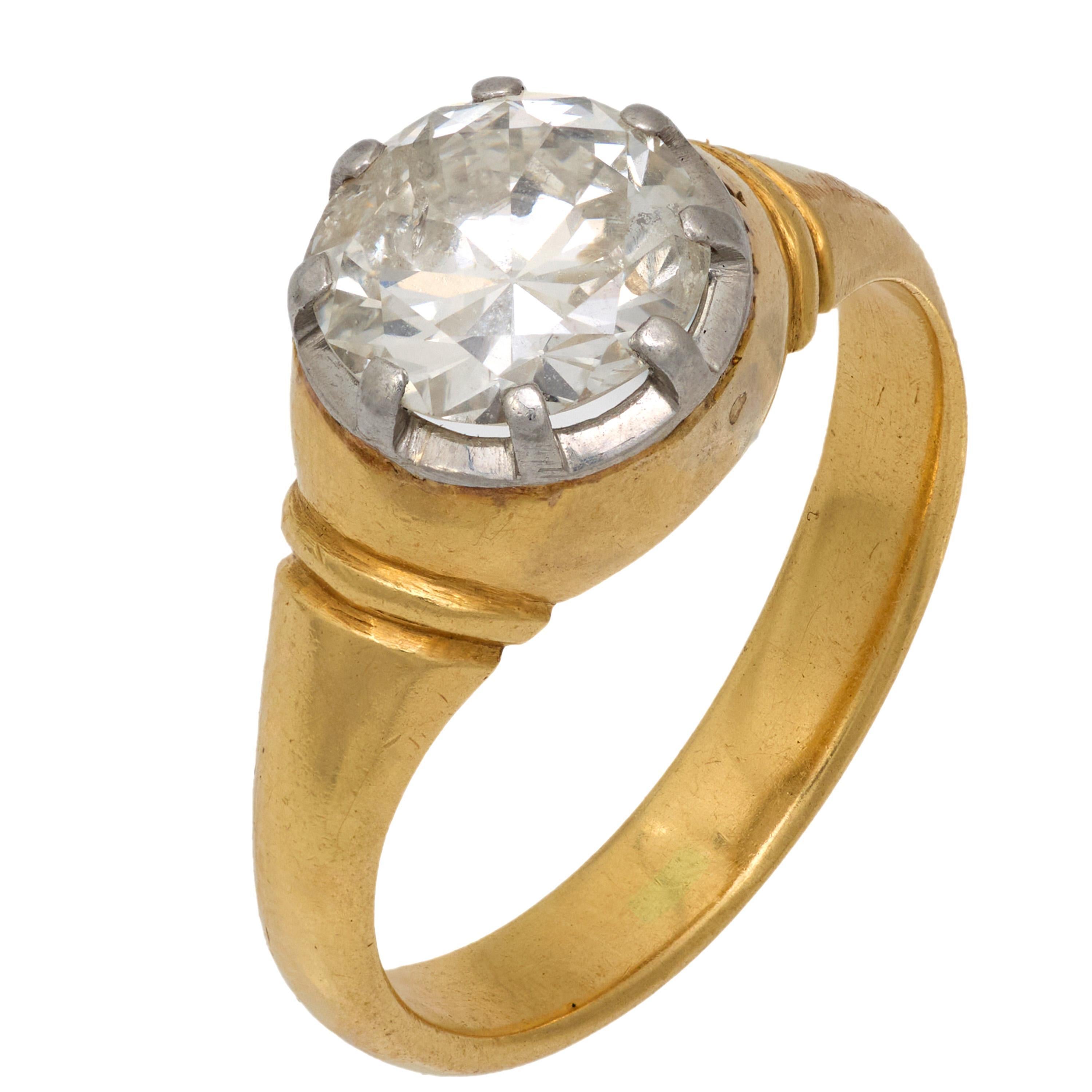 Edwardian 2.10 carat old European cut diamond 18k yellow gold engagement ring For Sale