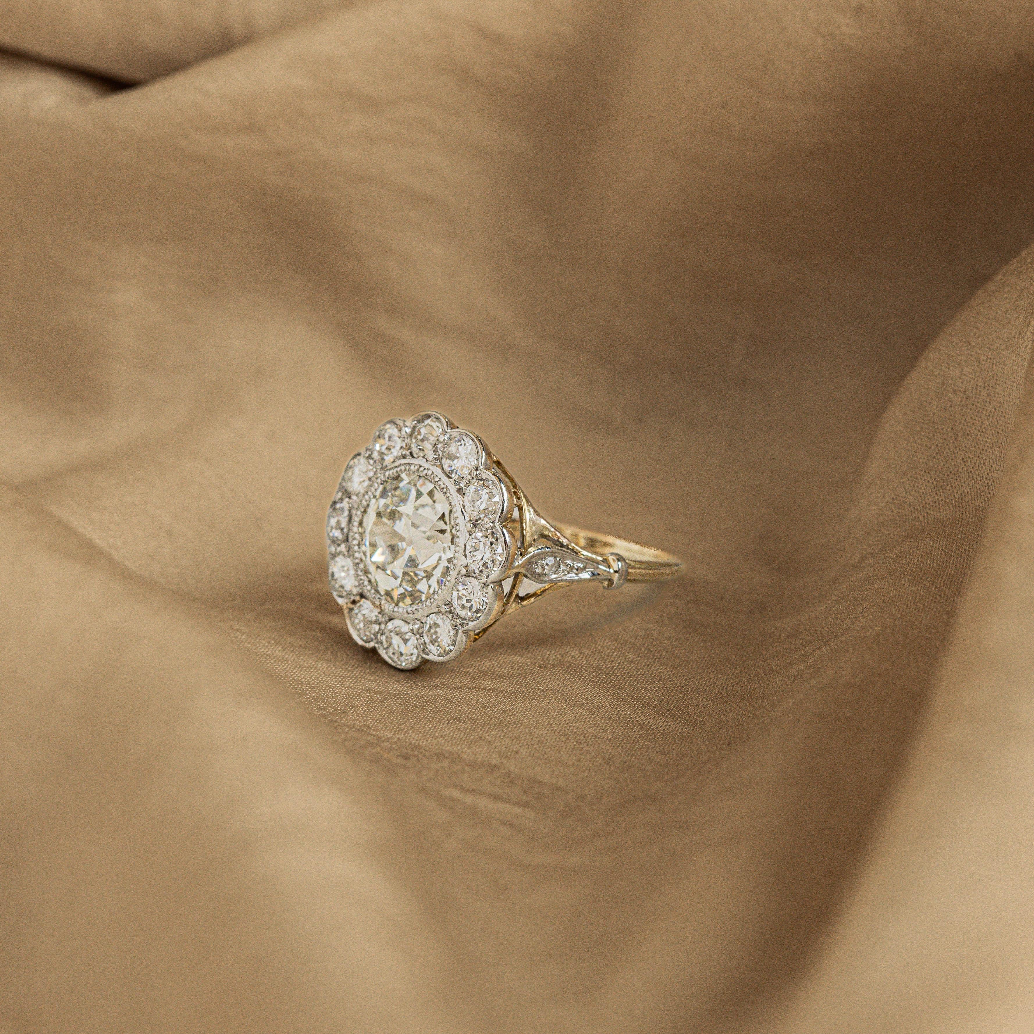 Édouardien Bague édouardienne en grappe de diamants européens anciens de 2,13 carats en vente