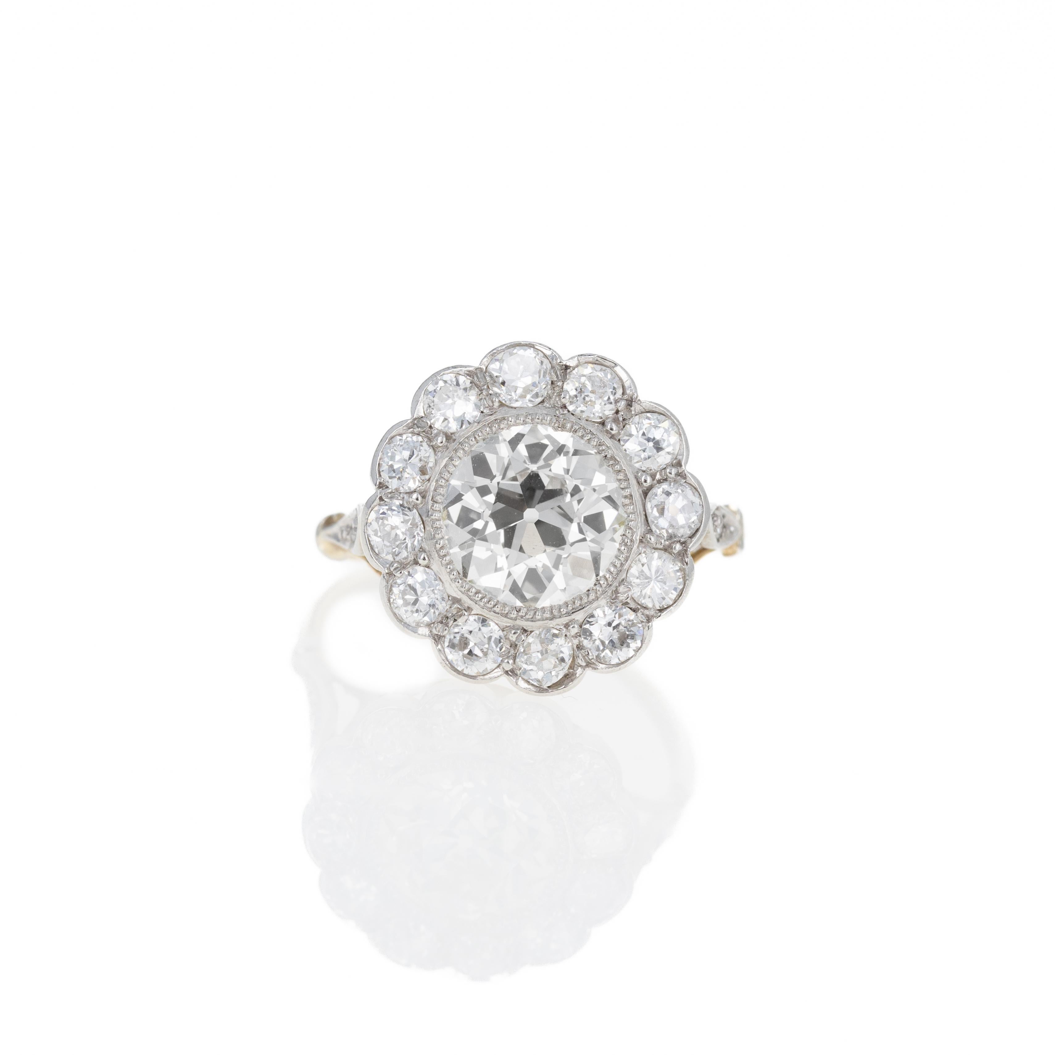 Bague édouardienne en grappe de diamants européens anciens de 2,13 carats en vente 1