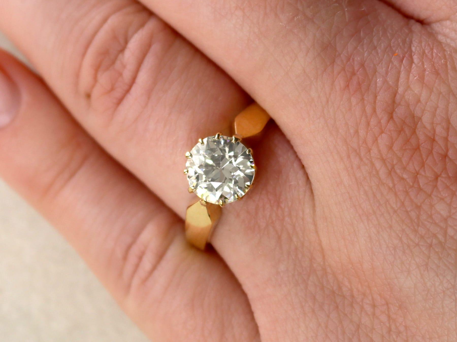 Edwardianischer Solitär-Ring aus 18 Karat Gelbgold mit 2,16 Karat Diamant (Rundschliff)