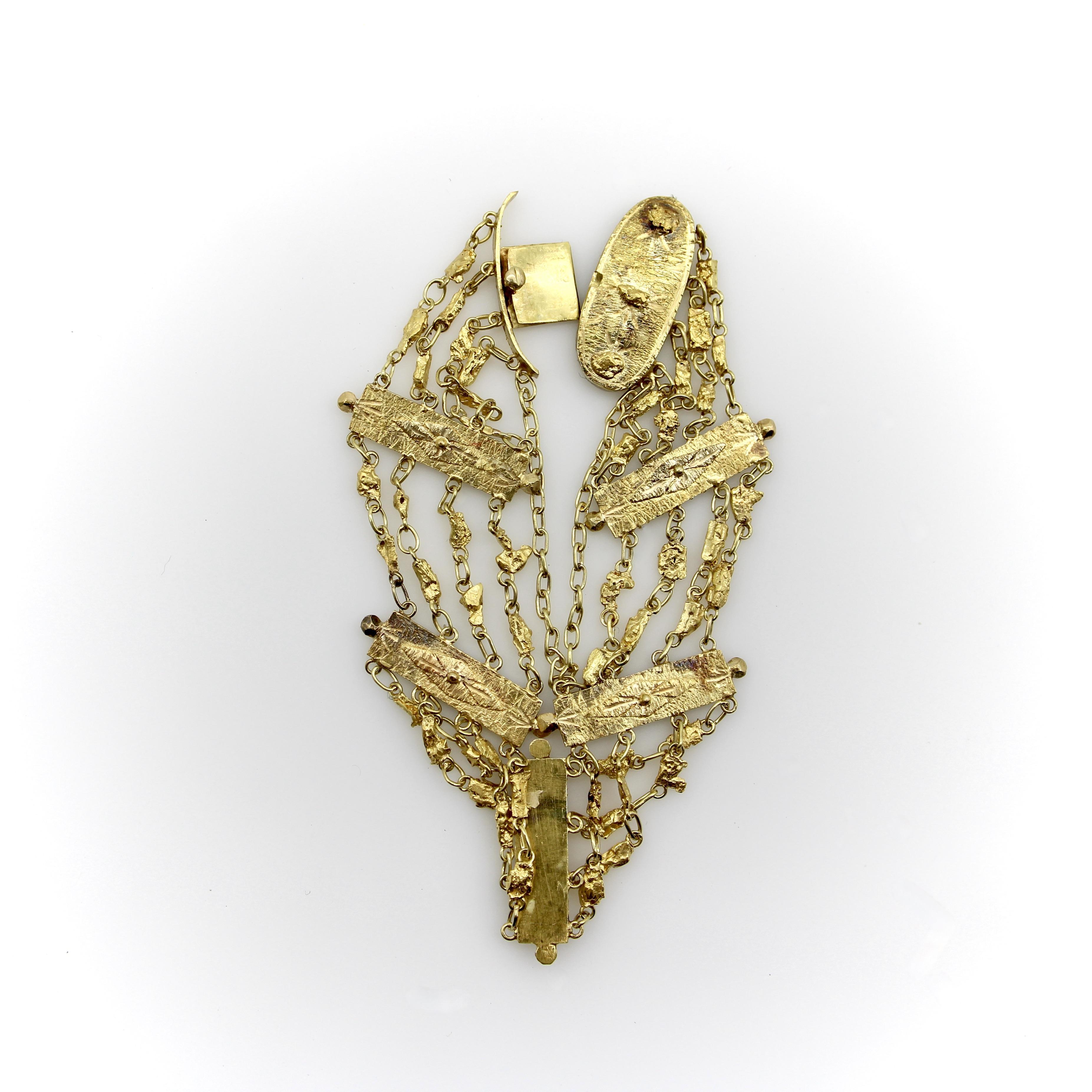 Hier bei Kirsten's Corner lieben wir Goldnugget-Schmuck - wir sind inspiriert von der freien und organischen Natur der Nuggets und der Geschichte, die sie mit sich bringen. Dieses Goldnugget-Armband stammt aus der Zeit des Goldrausches in Alaska,