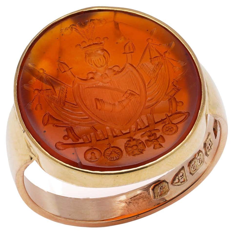 18 Karat Yellow Gold Men's Ring with Carnelian Seal with Coats of Arms ...