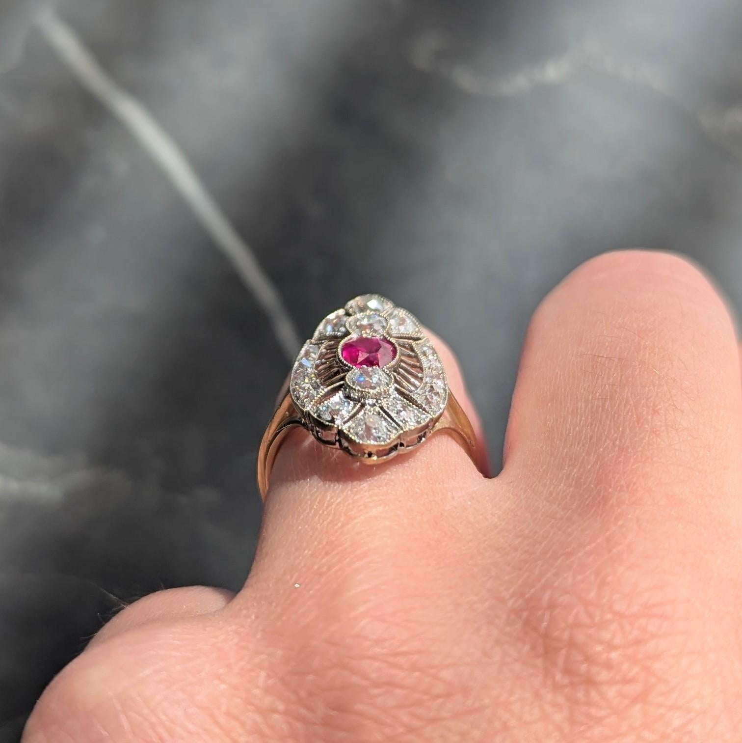 Anello da cena edoardiano con diamante e rubino da 2,32 CTW in oro bicolore 18 carati con navetta antica in vendita 4