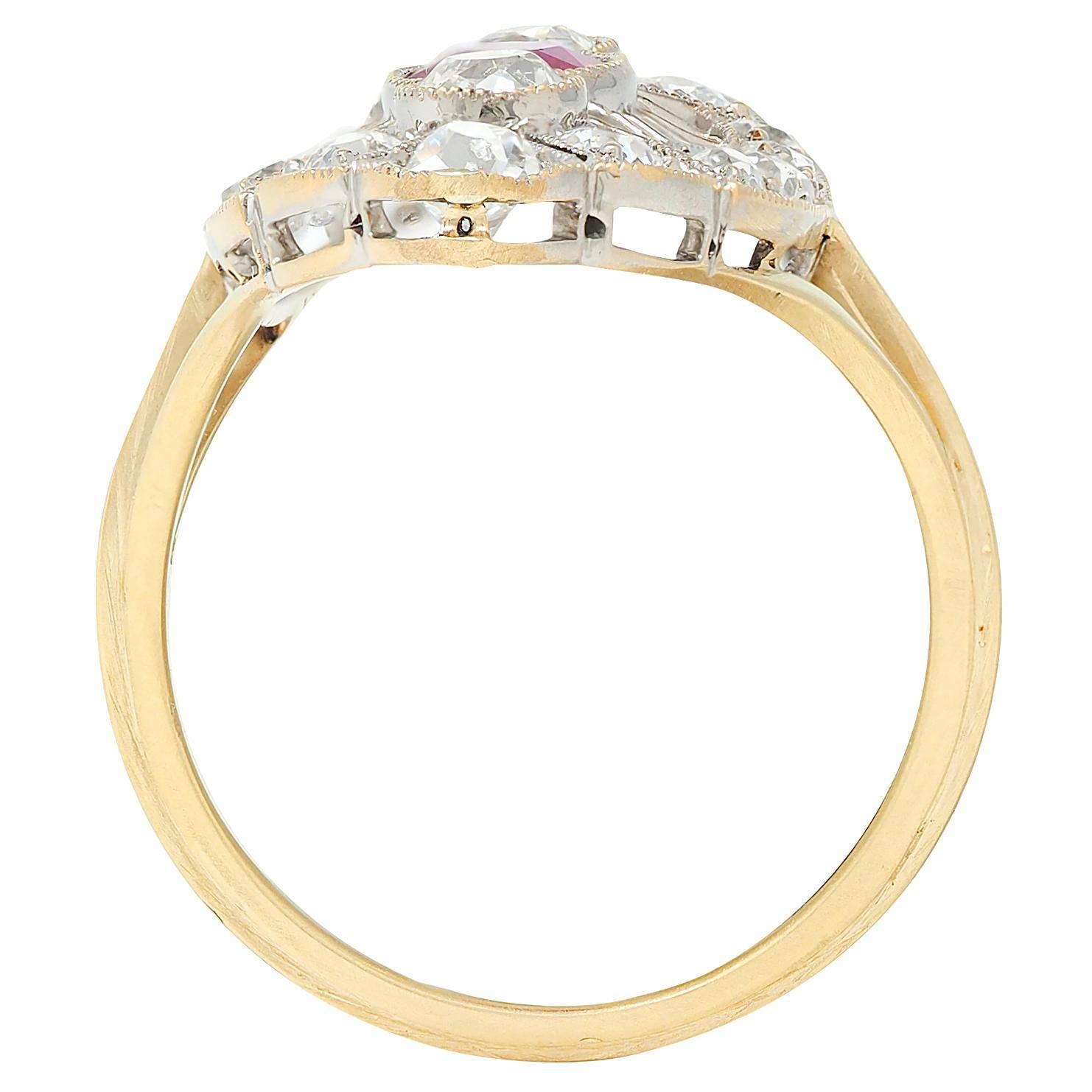 Anello da cena edoardiano con diamante e rubino da 2,32 CTW in oro bicolore 18 carati con navetta antica in vendita 3