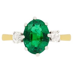 Anello Edwardiano a tre pietre con smeraldo e diamante da 2,35 carati, 1910 circa