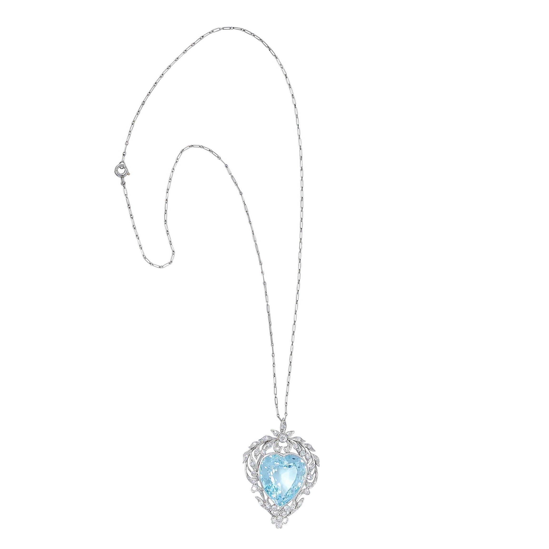 Edoardiano Collana con ciondolo a cuore antico in platino con diamante e acquamarina da 23,70 CTW Edwardian in vendita