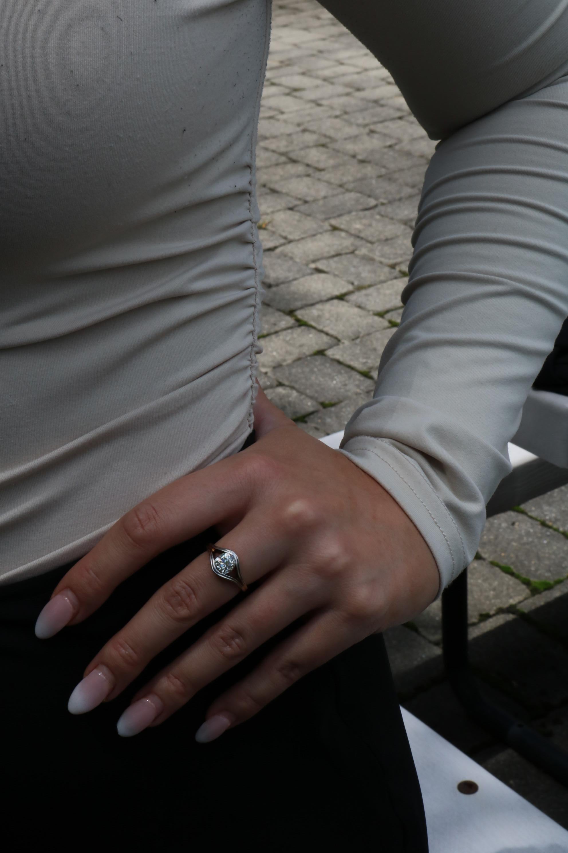 Verlobungsring aus 18 Karat und Silber mit 2,4 Karat Diamanten im alten Minenschliff im Edwardianischen Stil 4