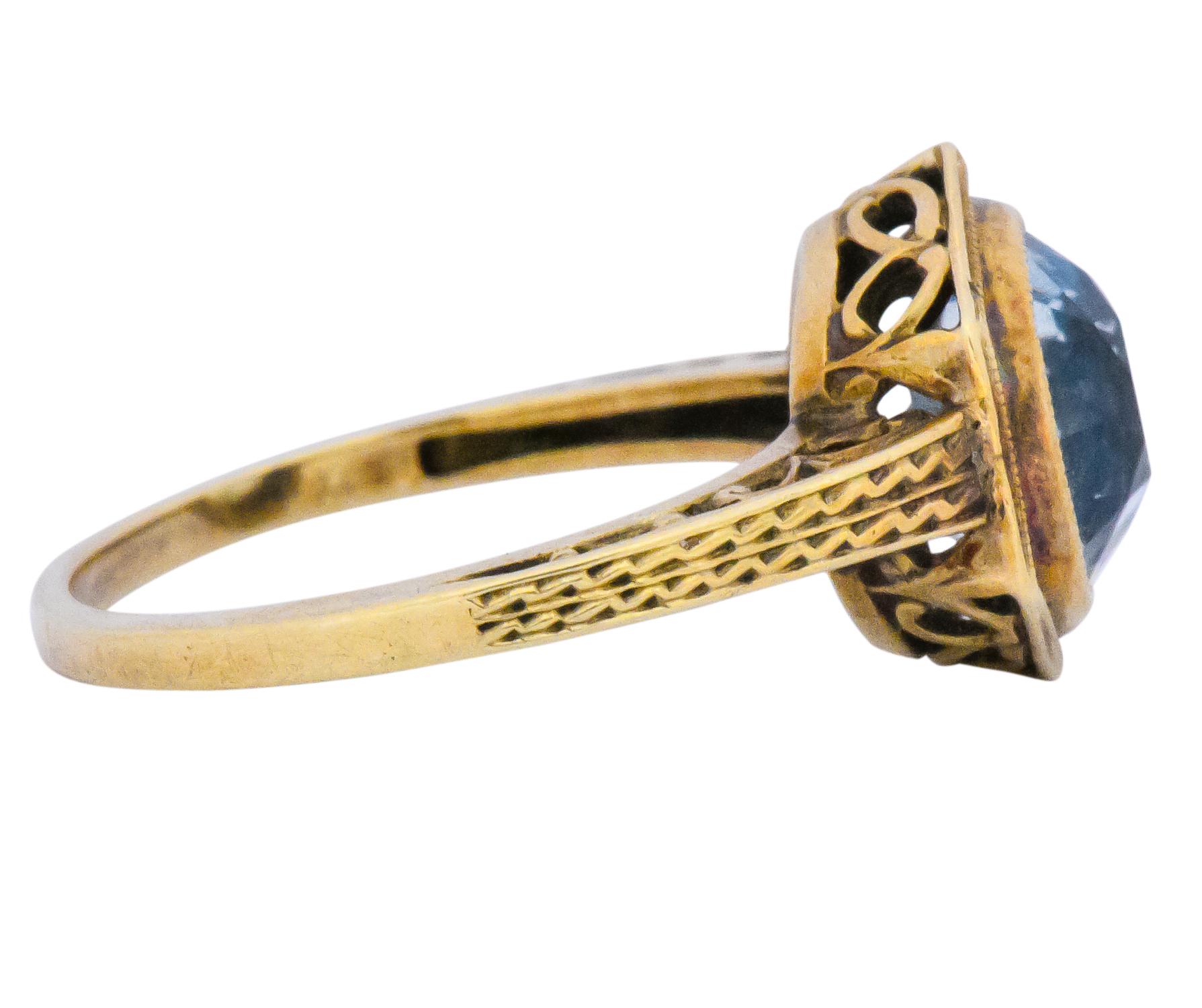 Women's or Men's Edwardian 2.50 Carat Aquamarine 14 Karat Gold Ring
