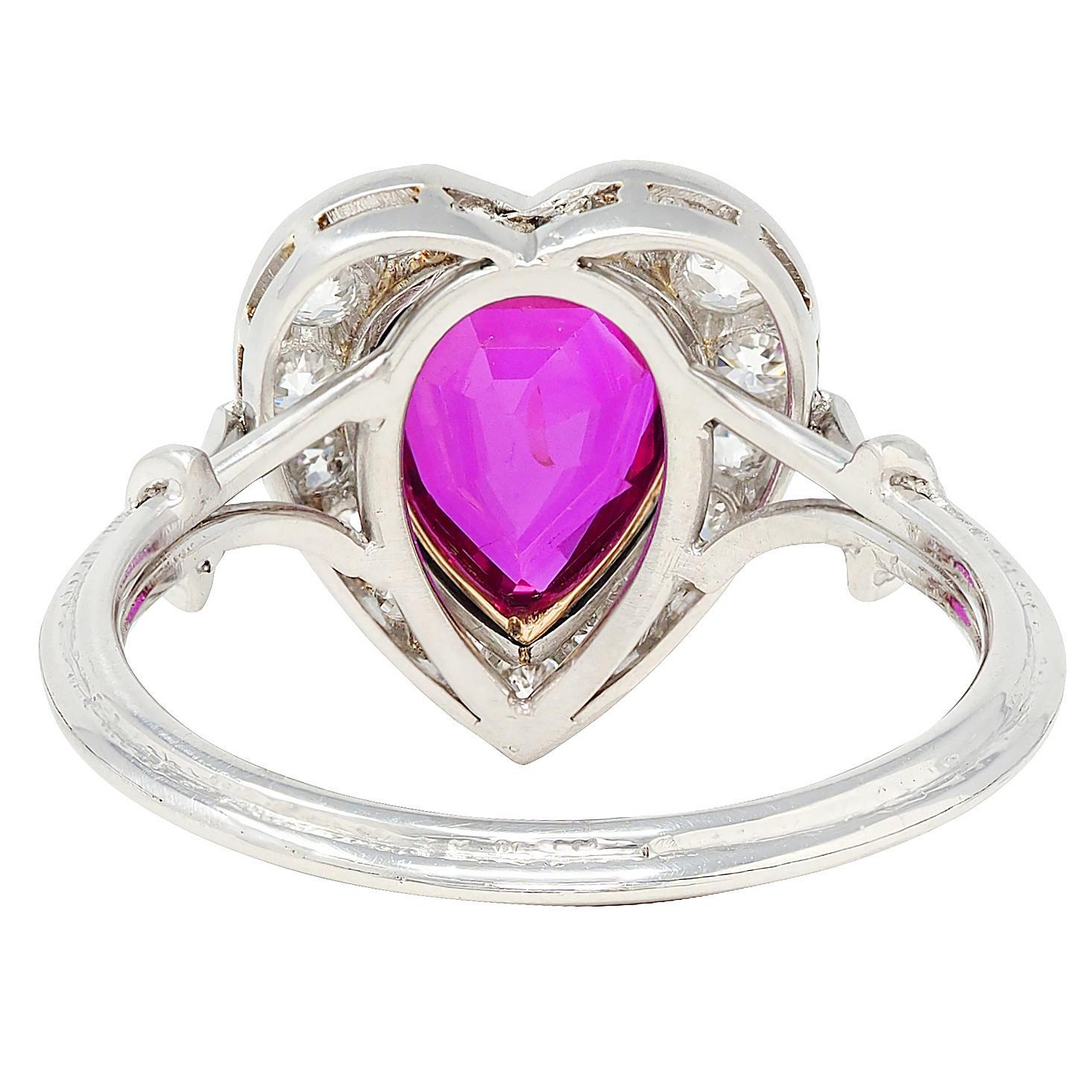 Edwardian 2.50 CTW No Heat Burma Ruby Diamond 14K Gold Heart Antique Halo Ring Corte mixto en venta