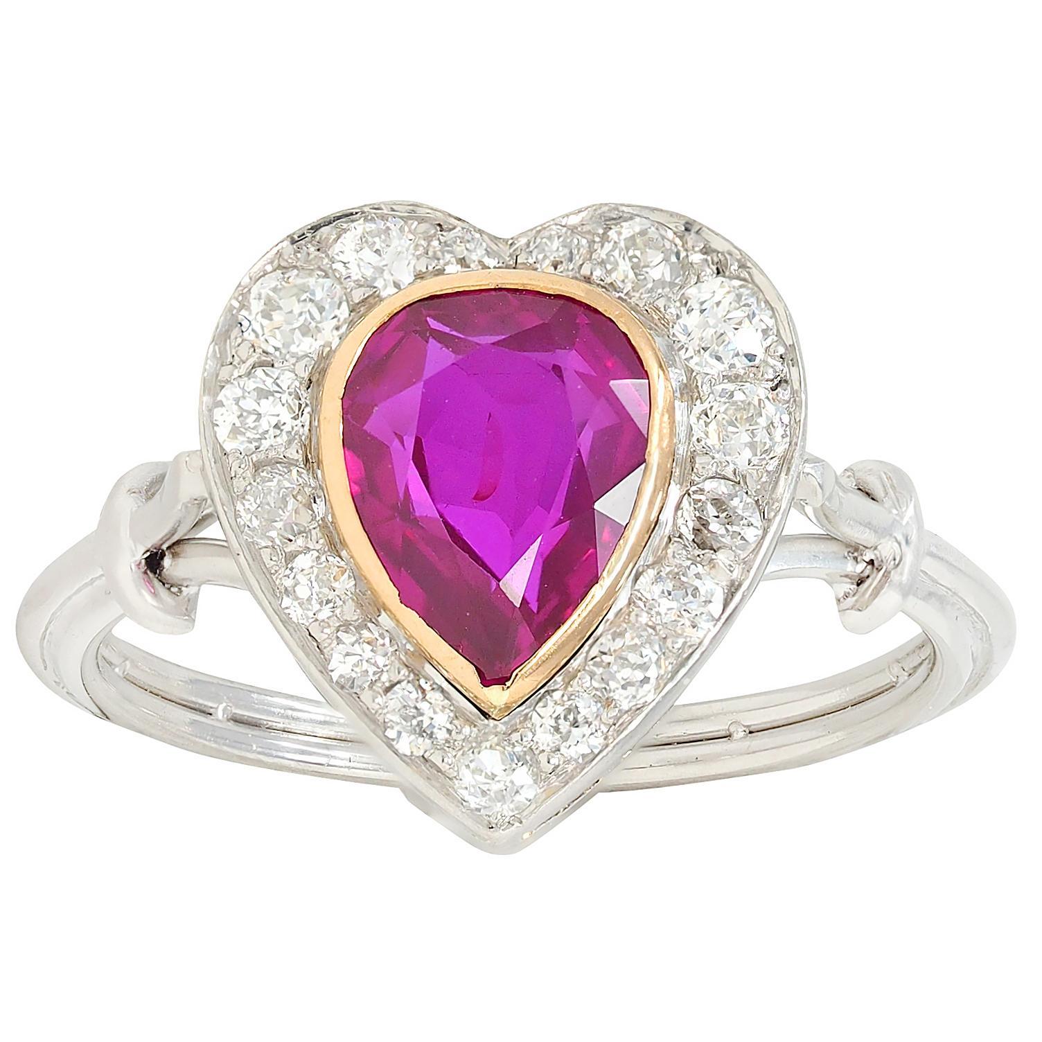 Edwardian 2.50 CTW No Heat Burma Ruby Diamond 14K Gold Heart Antique Halo Ring en venta 1
