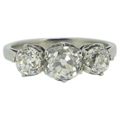 Edwardianischer 2,55 Karat Diamant-Dreistein-Ring