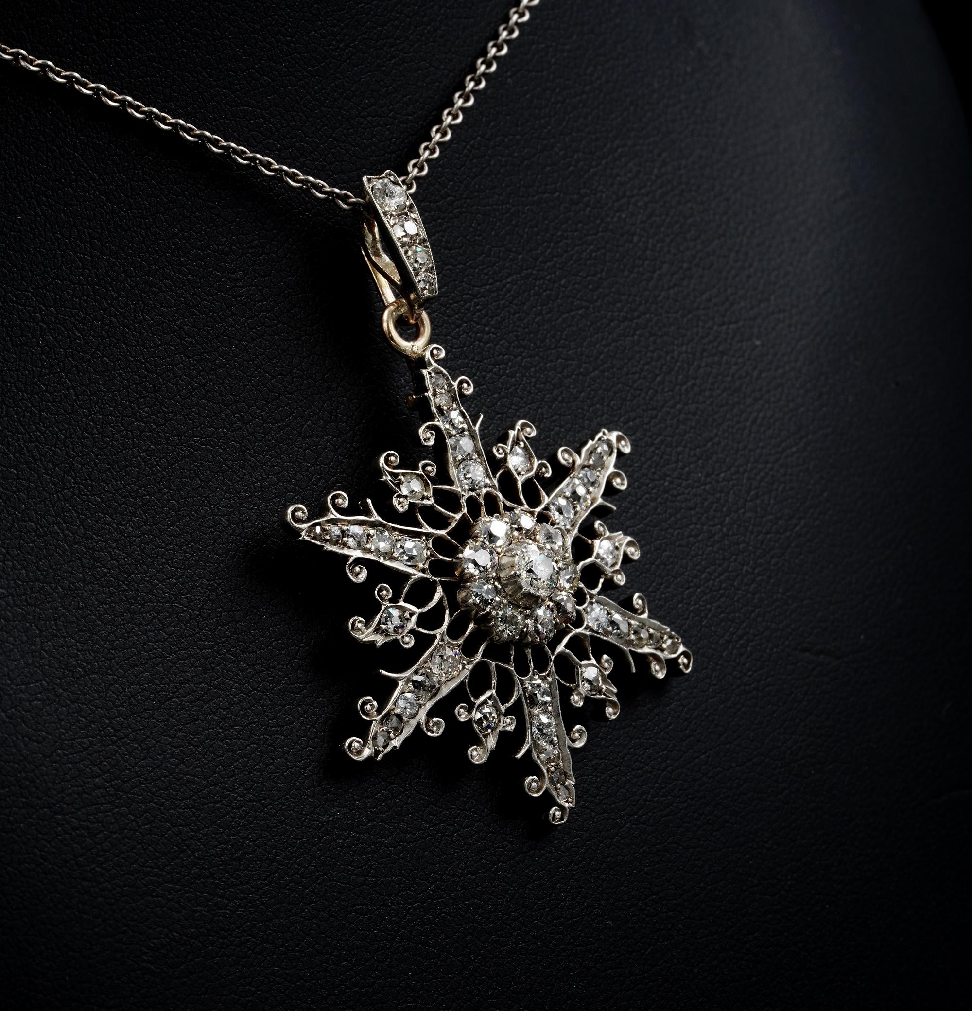 Edwardian 2.55 Ct Diamond Snowflake Pendant In Good Condition For Sale In Napoli, IT