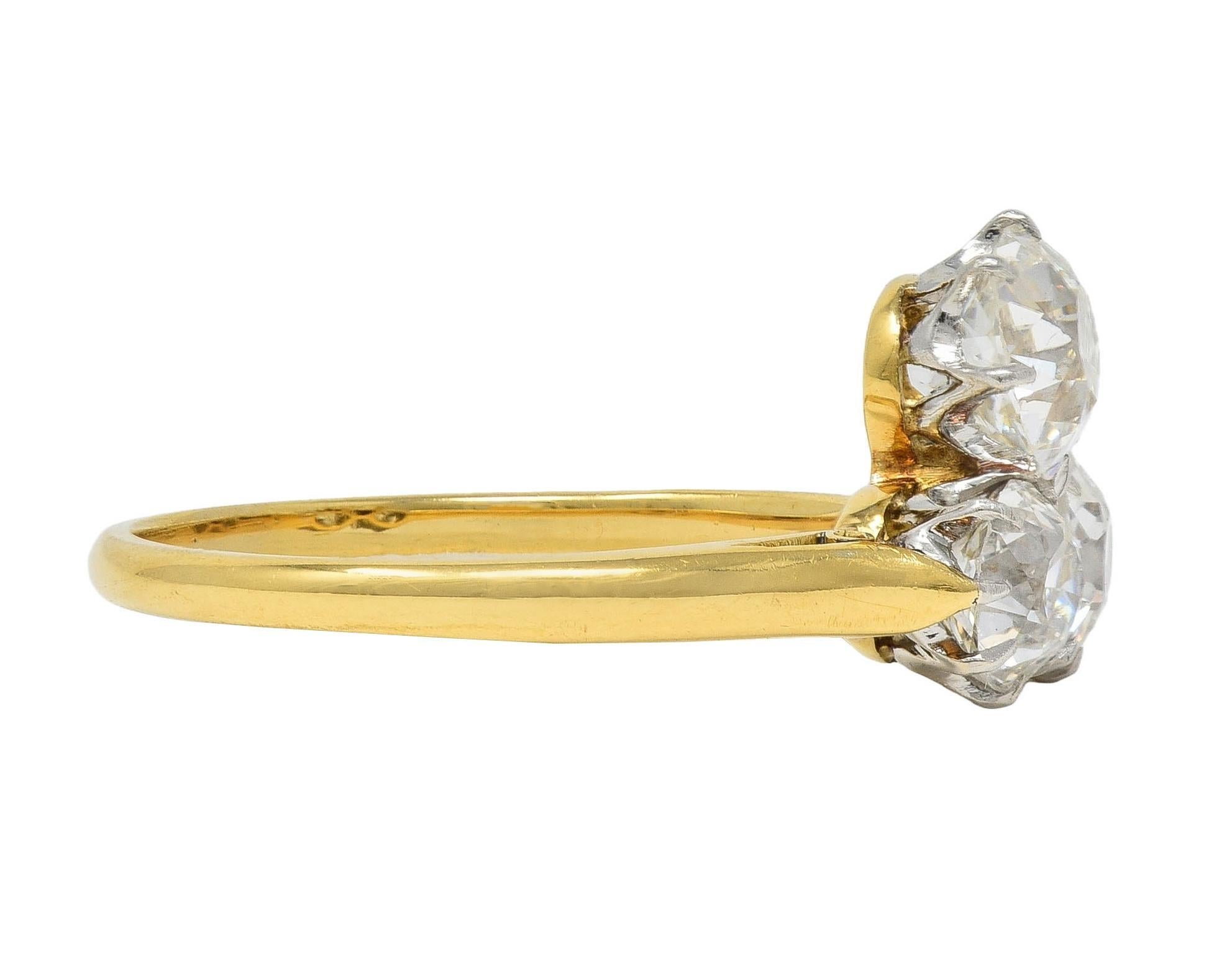 Taille vieille mine Bague édouardienne ancienne à trois pierres en or 18 carats, platine et diamants de 2,55 carats poids total en vente