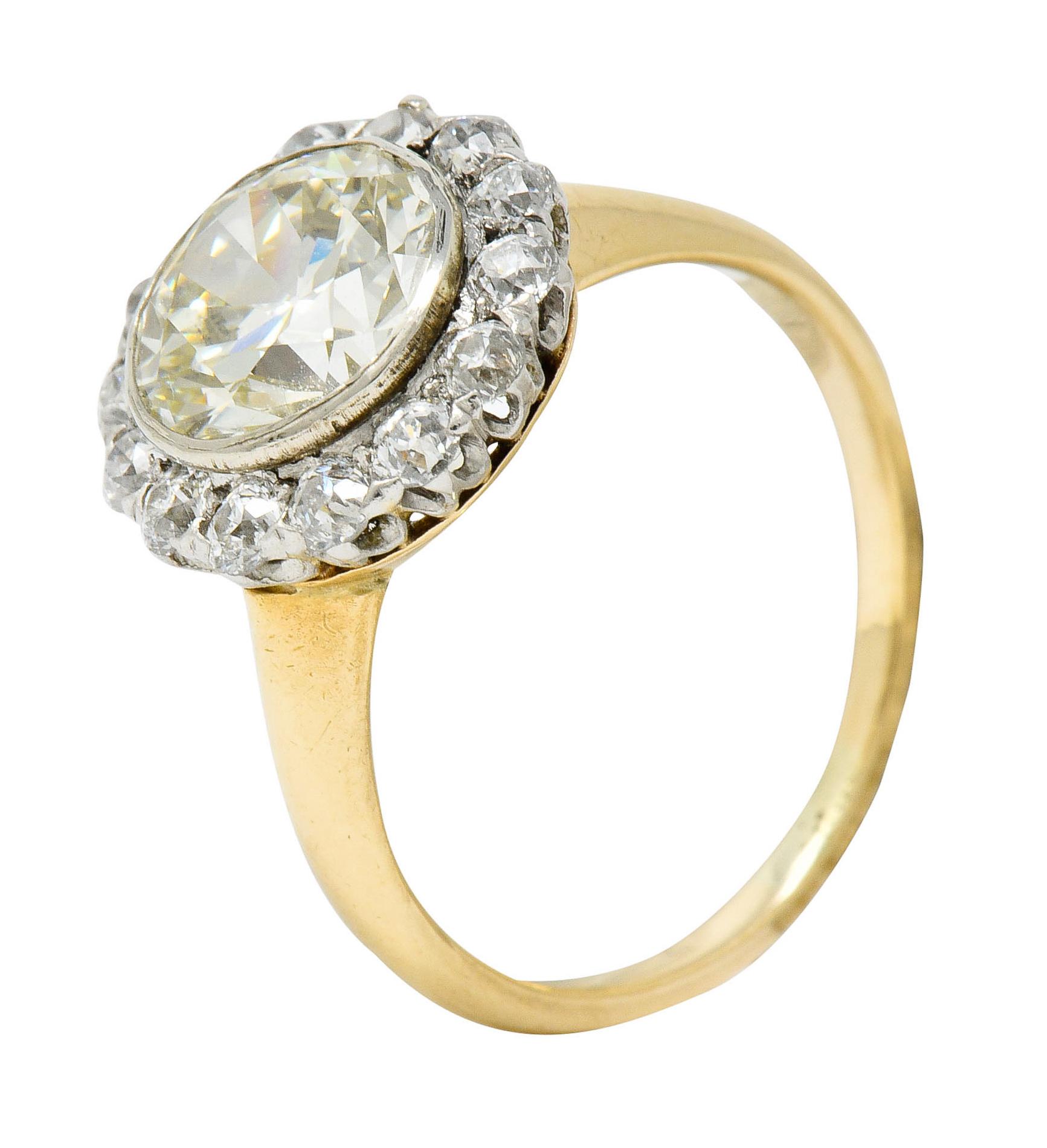 Women's or Men's Edwardian 2.61 Carat Diamond Platinum 14 Karat Gold Cluster Engagement Ring GIA