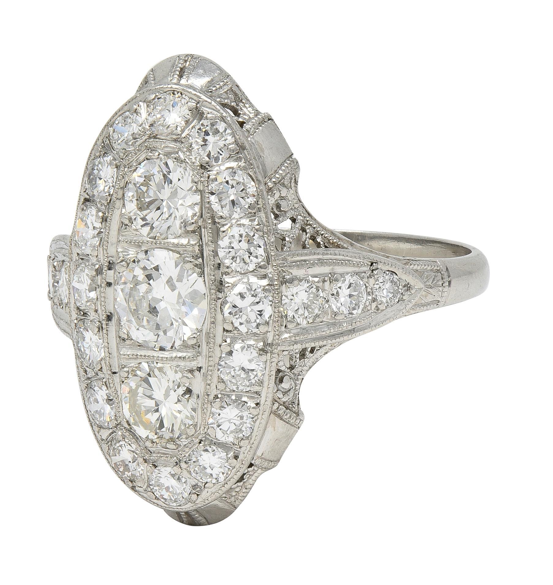 Edwardian 2,68 CTW Diamant Platin Antik Scrolling Navette Abendessen Ring im Angebot 2