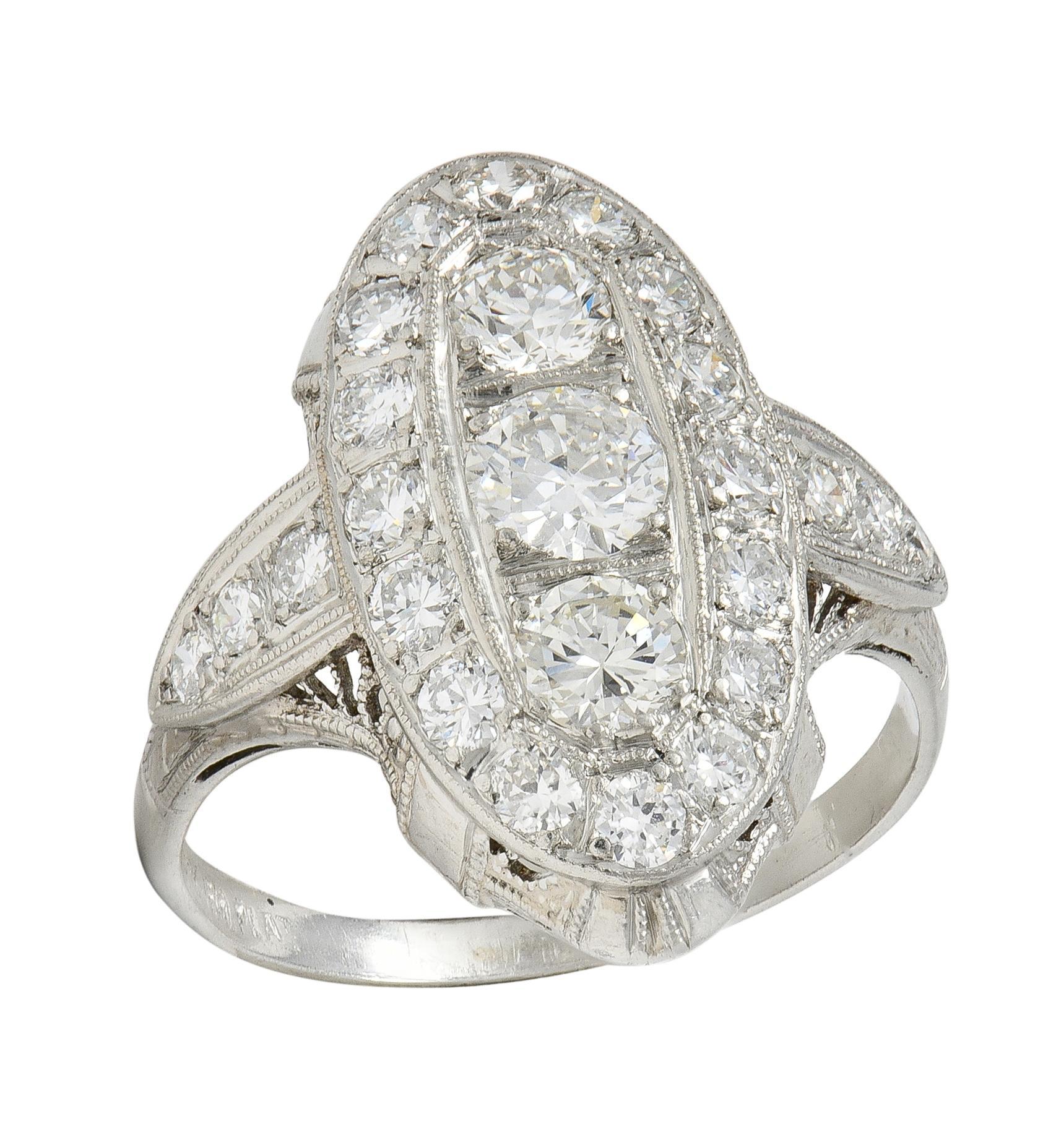 Edwardian 2,68 CTW Diamant Platin Antik Scrolling Navette Abendessen Ring im Angebot 4