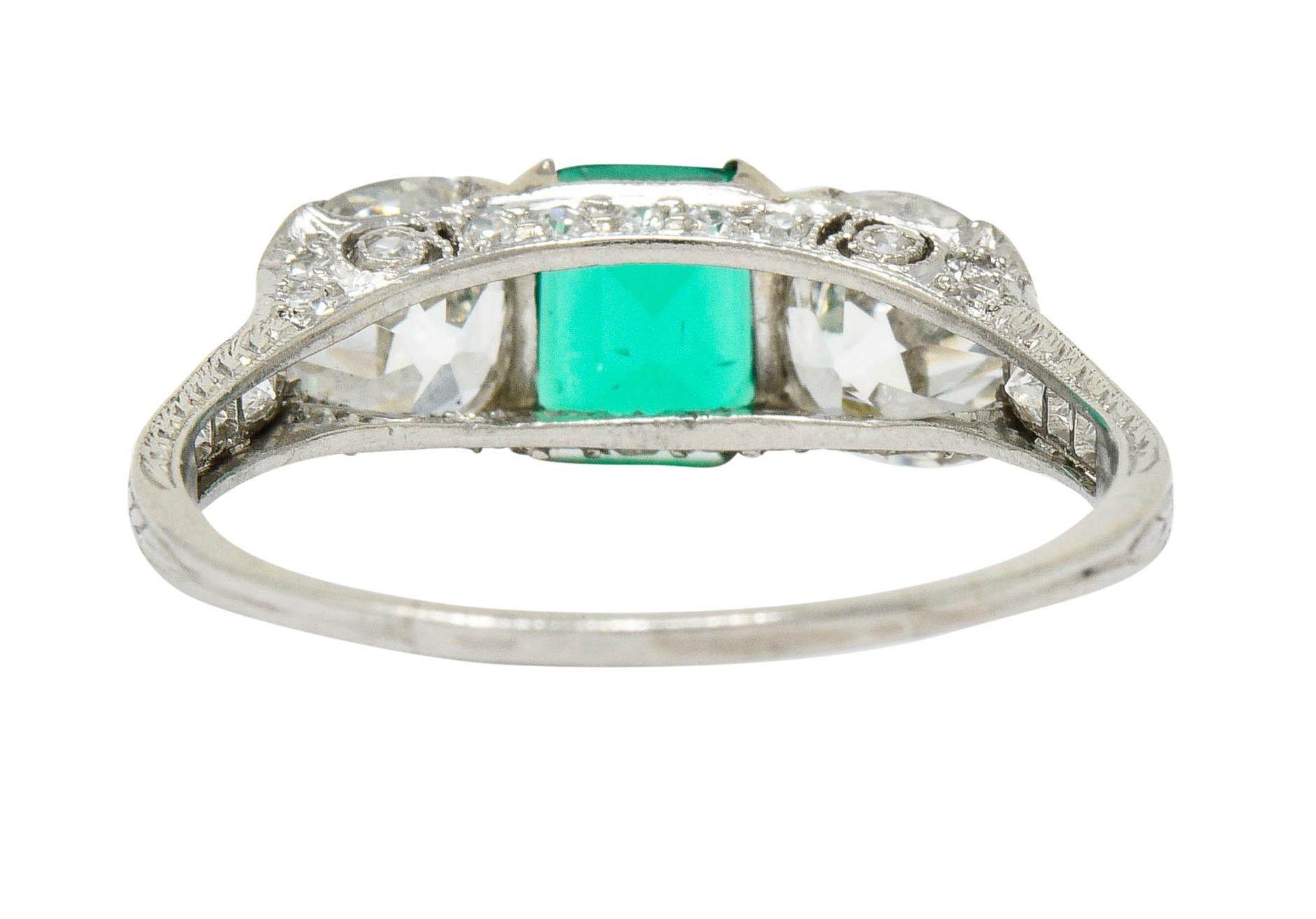 Edwardian 2.71 Carat Emerald Diamond Platinum Three-Stone Ring, circa 1915 In Excellent Condition In Philadelphia, PA