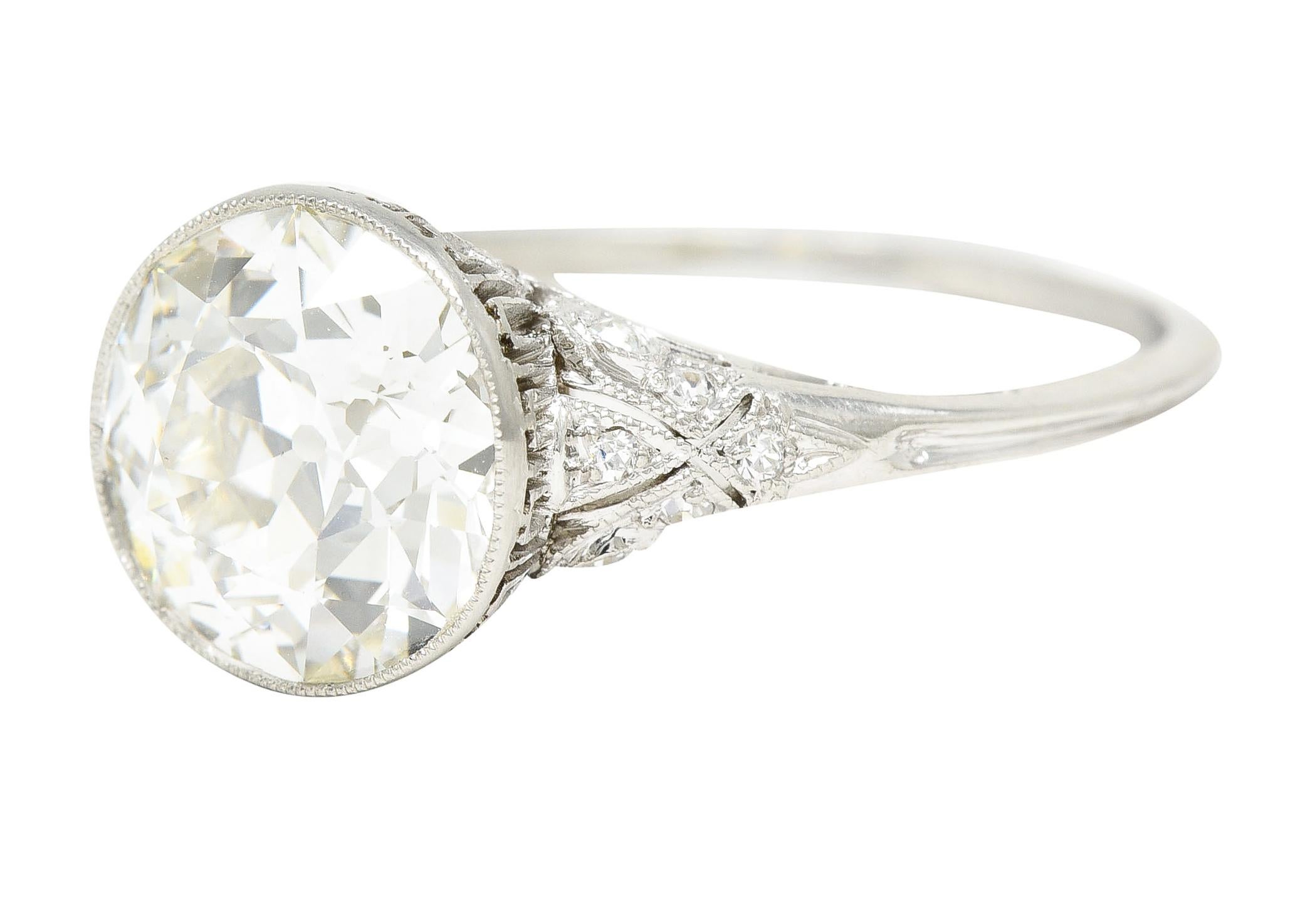Women's or Men's Edwardian 2.77 Carats Old European Diamond Platinum Antique Engagement Ring