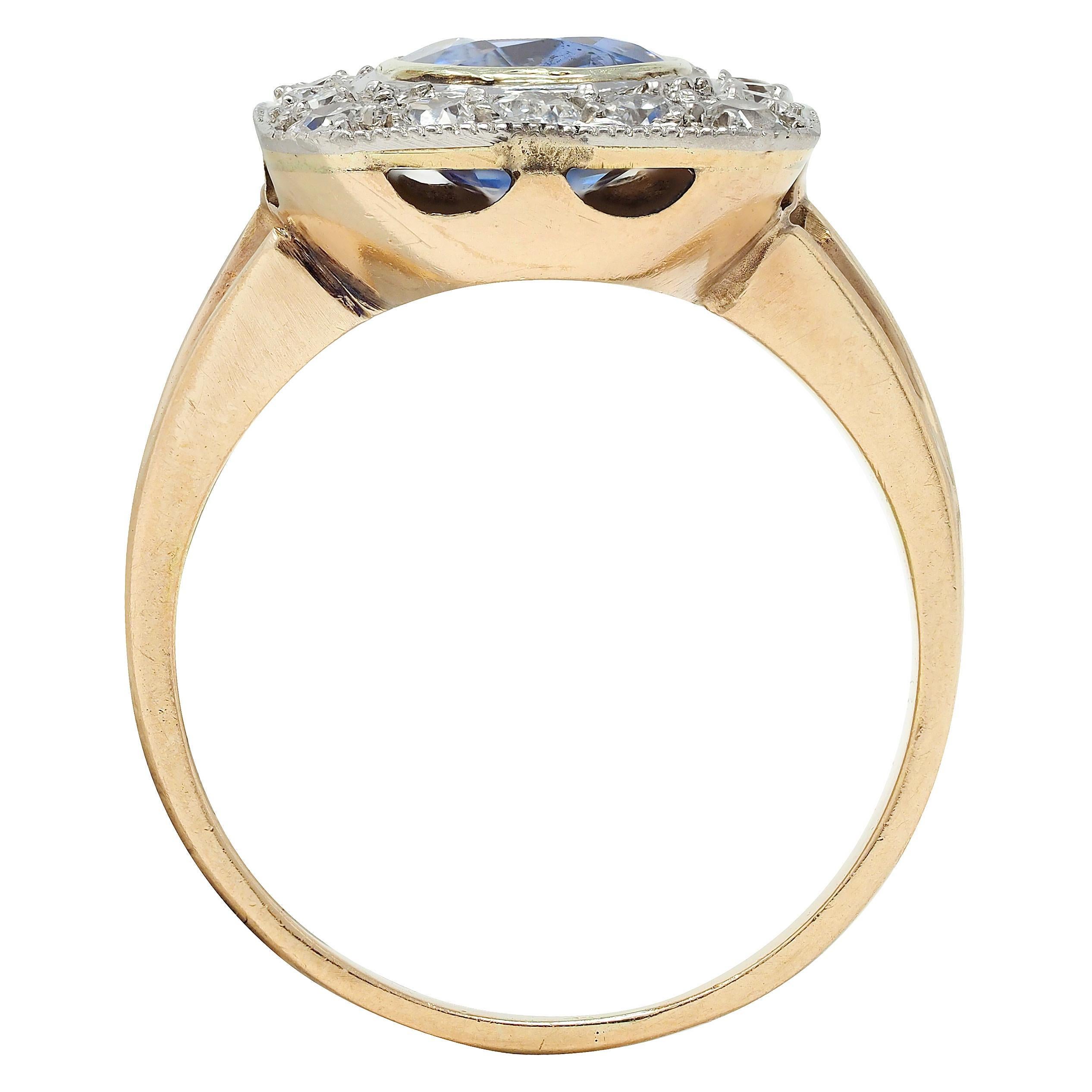 Bague halo édouardienne ancienne en or 14 carats, platine, diamants et saphir 2,98 carats en vente 1