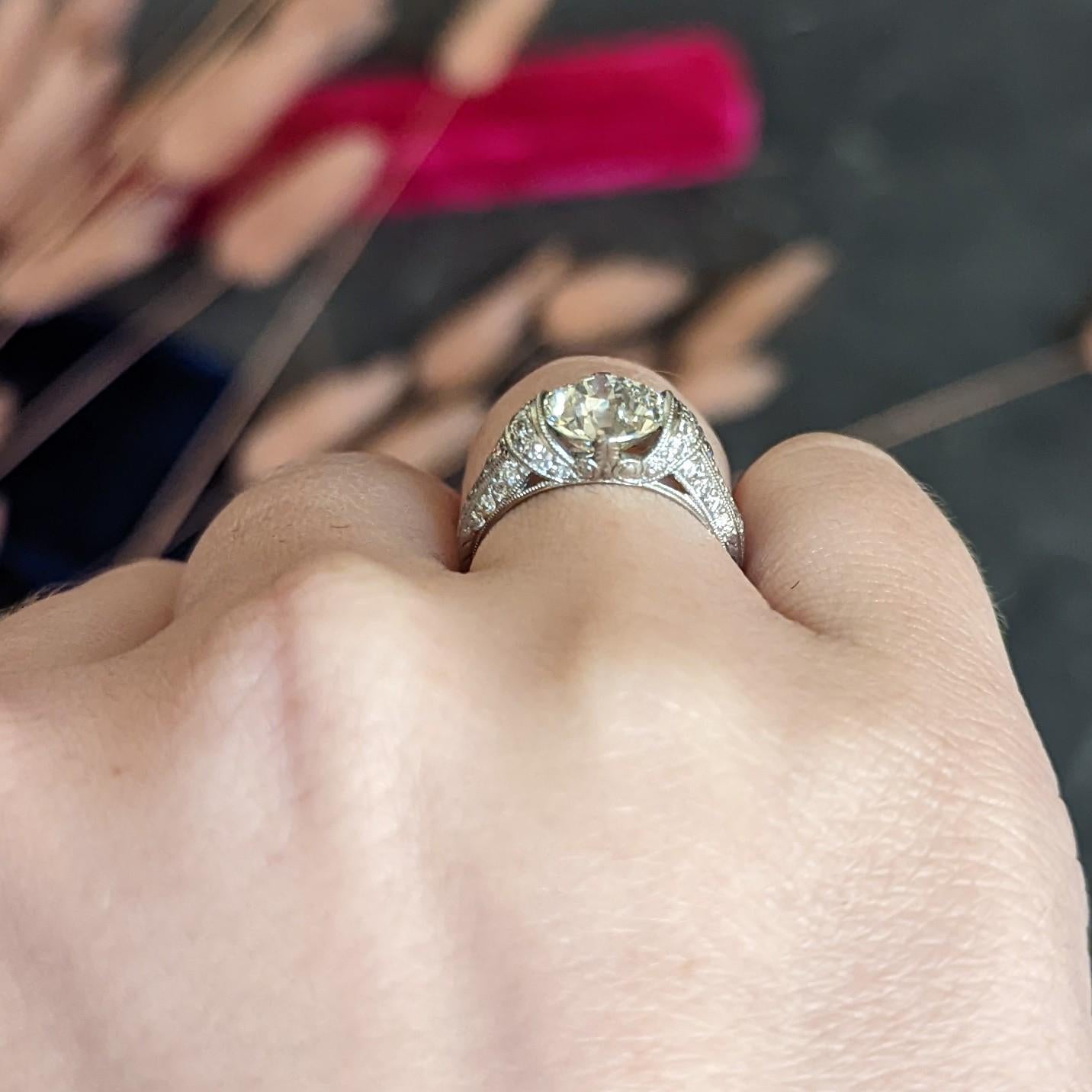 Edwardian 3.00 Carats Diamond Platinum Scrolled Engagement Ring 9
