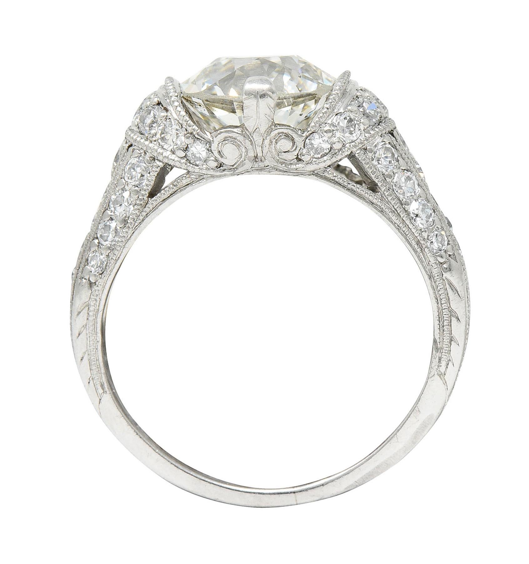 Edwardian 3.00 Carats Diamond Platinum Scrolled Engagement Ring 4