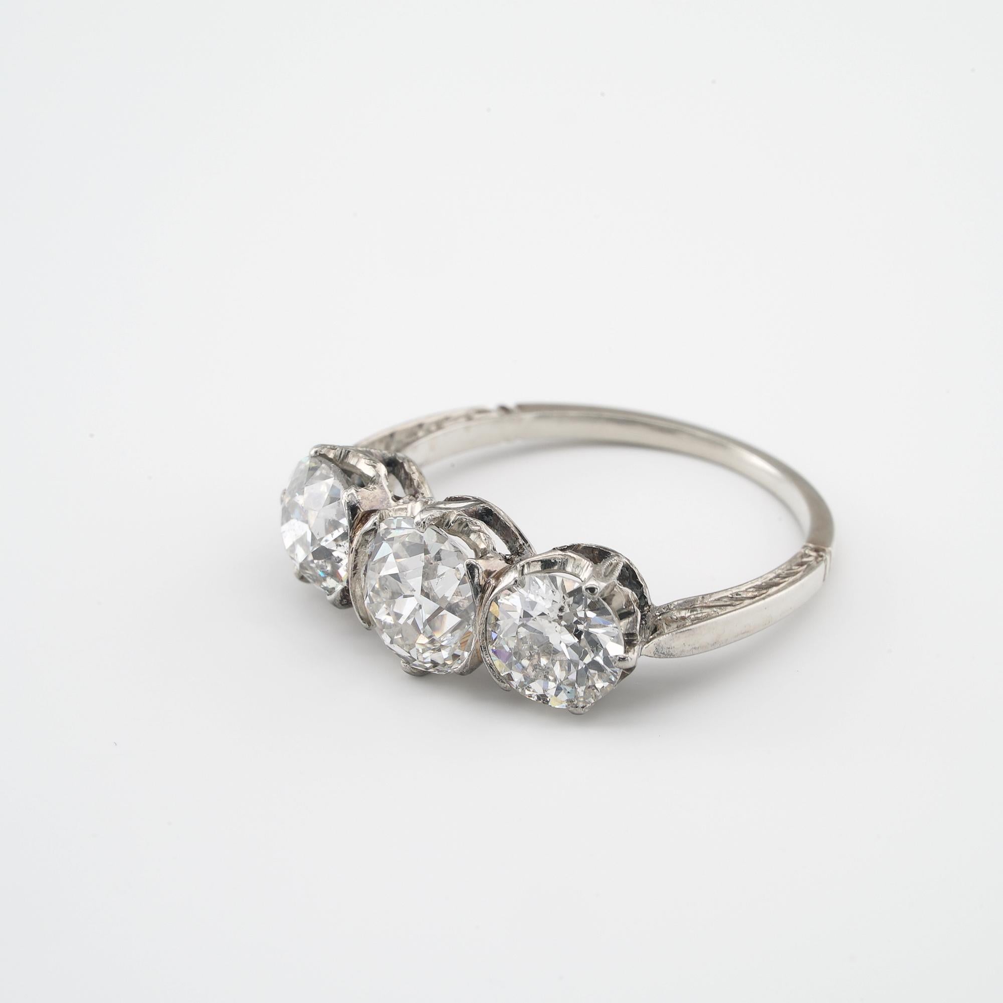 Women's Edwardian 3.02 Ct Old Cut Diamond Three Stone ring  For Sale