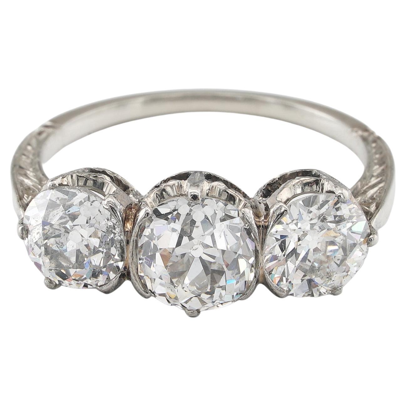 Edwardian 3.02 Ct Old Cut Diamond Three Stone ring  For Sale