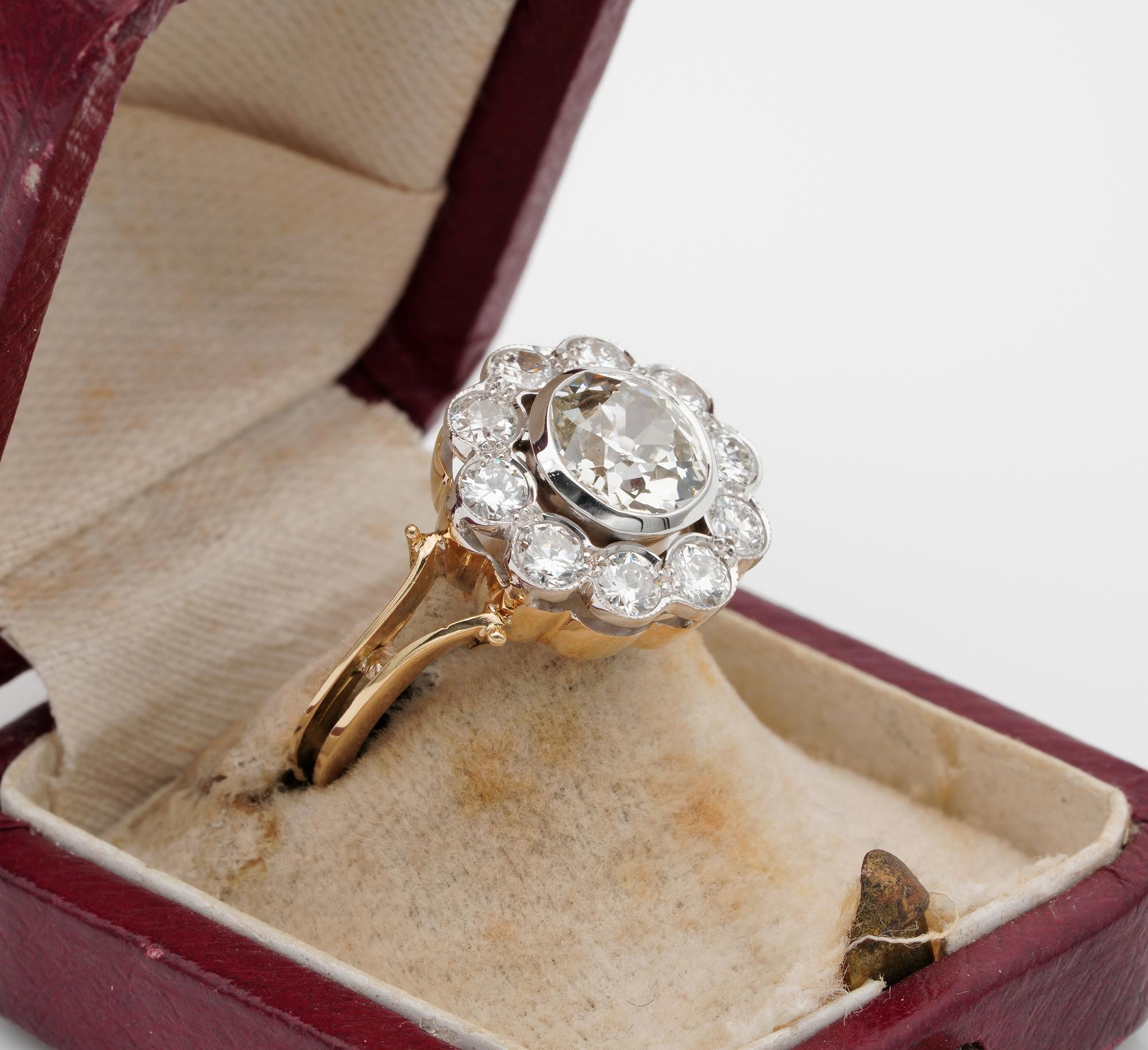 Edwardian 3.10 Ct. Diamond engagement Cluster Ring In Good Condition For Sale In Napoli, IT