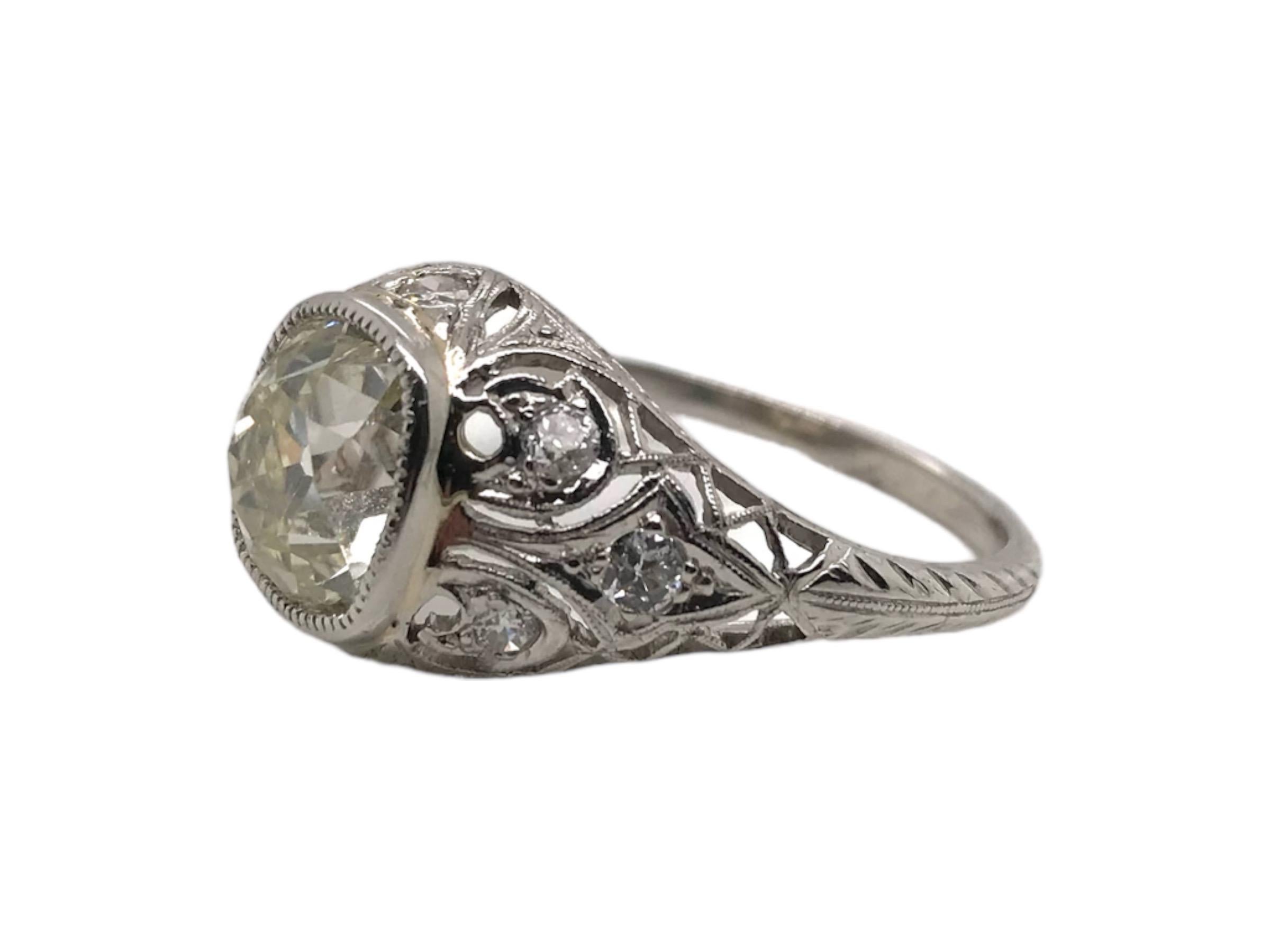Verlobungsring aus Platin mit 3,15 Karat Old Mine Cut im edwardianischen Minenschliff Damen