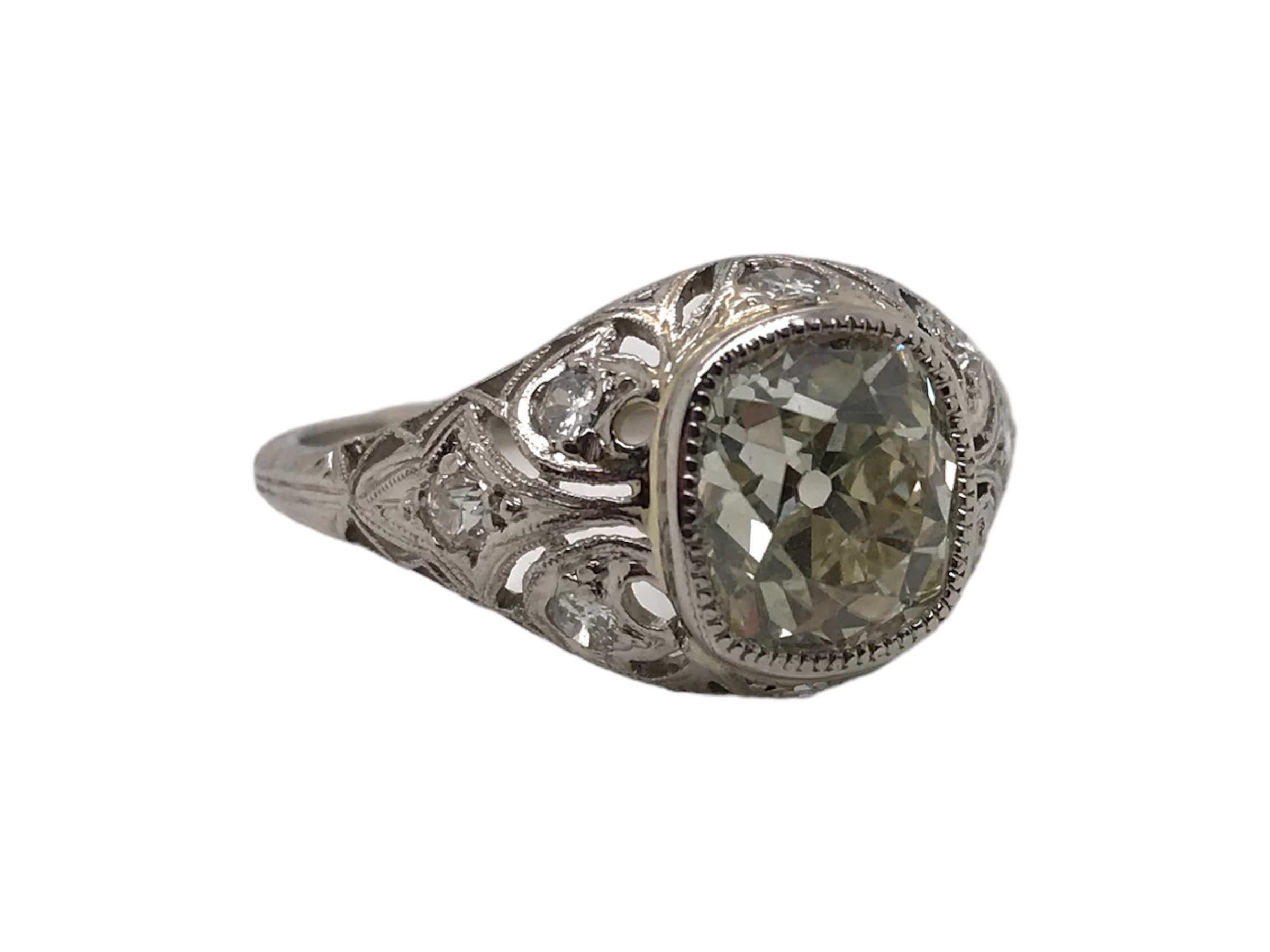 Verlobungsring aus Platin mit 3,15 Karat Old Mine Cut im edwardianischen Minenschliff 2