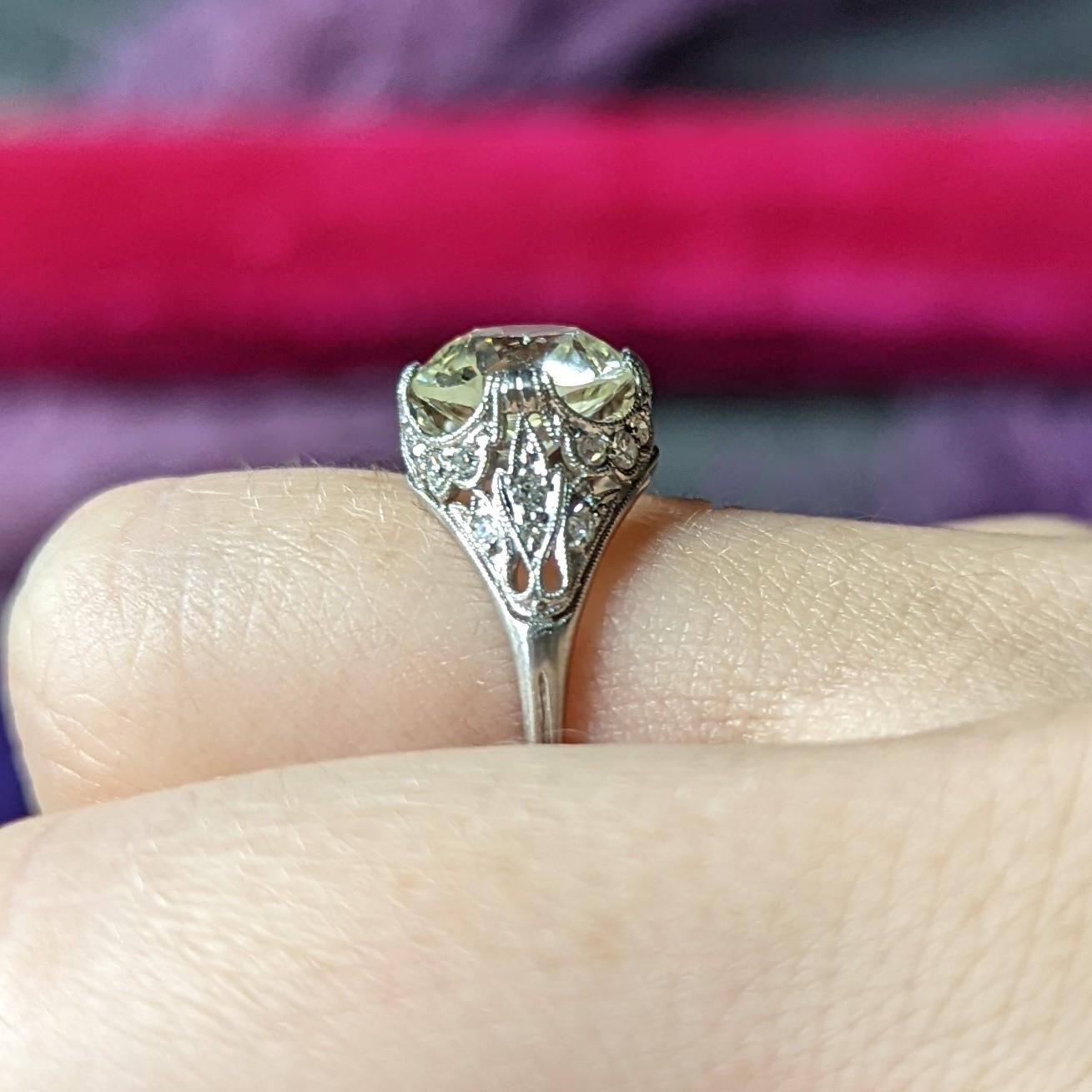 Edwardian 3.36 Carats Old European Cut Diamond Platinum Foliate Engagement Ring  6