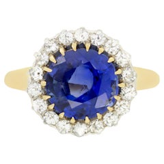 Anello Edwardiano con zaffiro e diamanti a grappolo da 3,65 carati, 1910 ca.