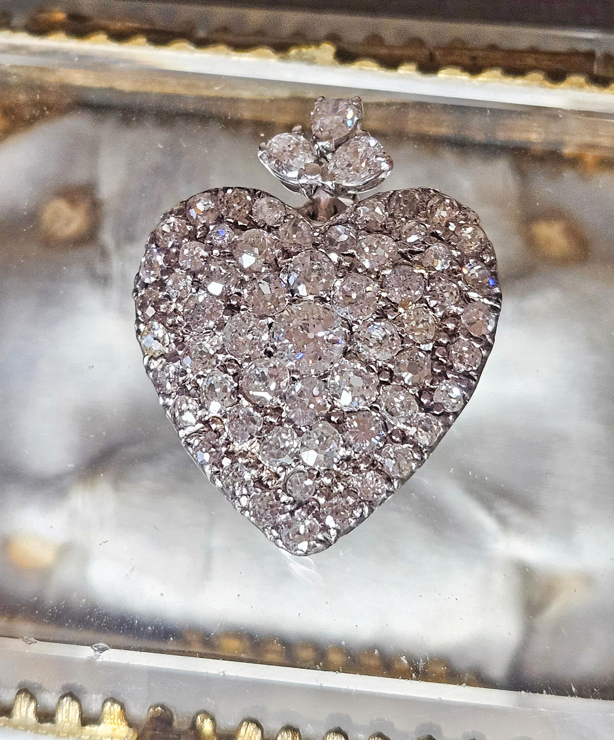 Edwardian 3.70ctw Old Euro Old Mine & Pear Shaped DIAMOND Heart Platinum Pendant en venta 6