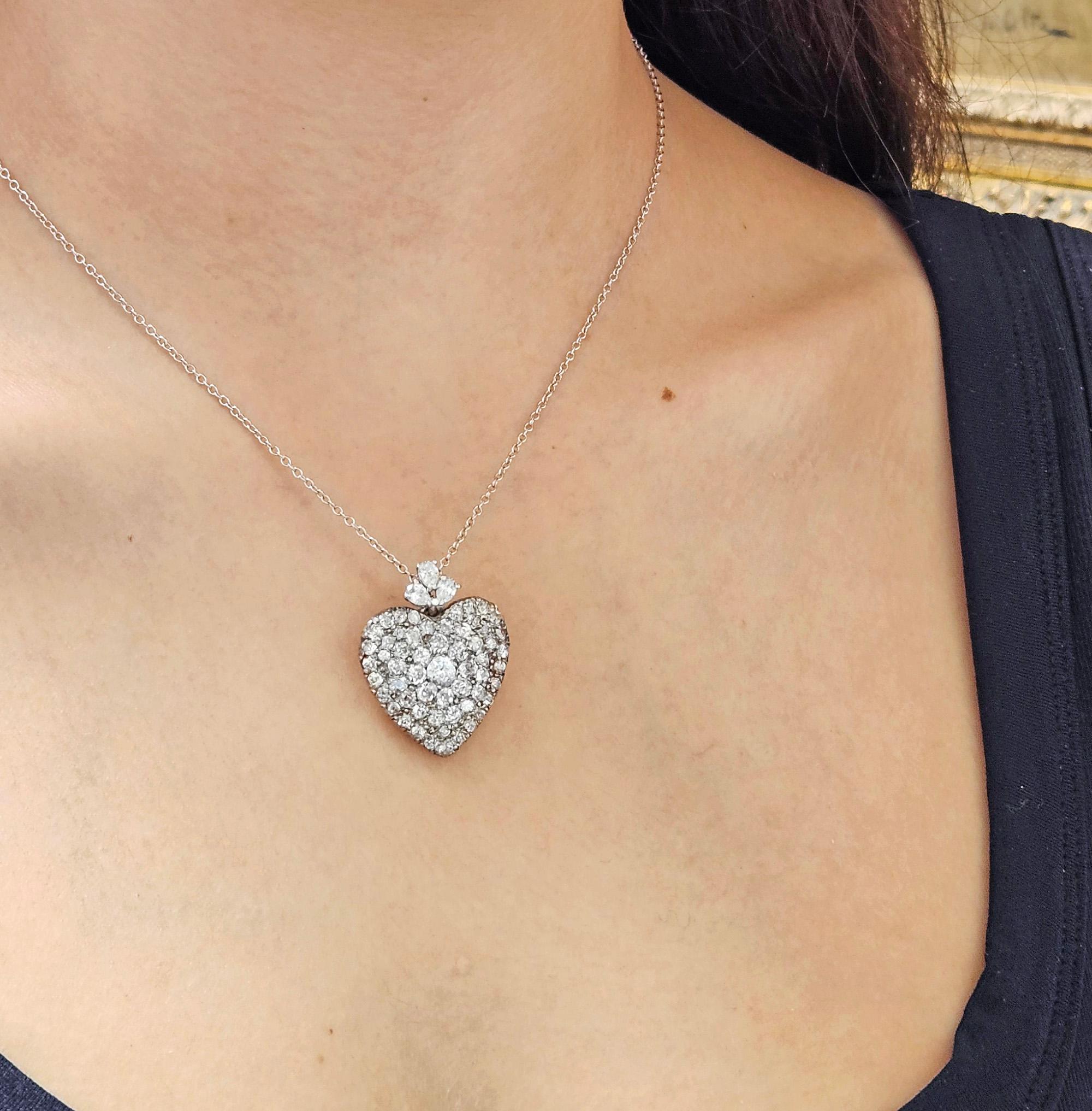 Edwardian 3.70ctw Old Euro Old Mine & Pear Shaped DIAMOND Heart Platinum Pendant en venta 7