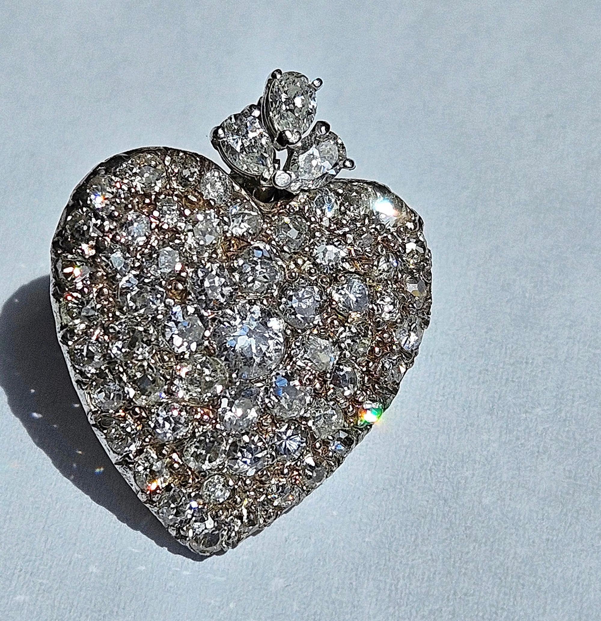 Edwardian 3.70ctw Old Euro Old Mine & Pear Shaped DIAMOND Heart Platinum Pendant en venta 10