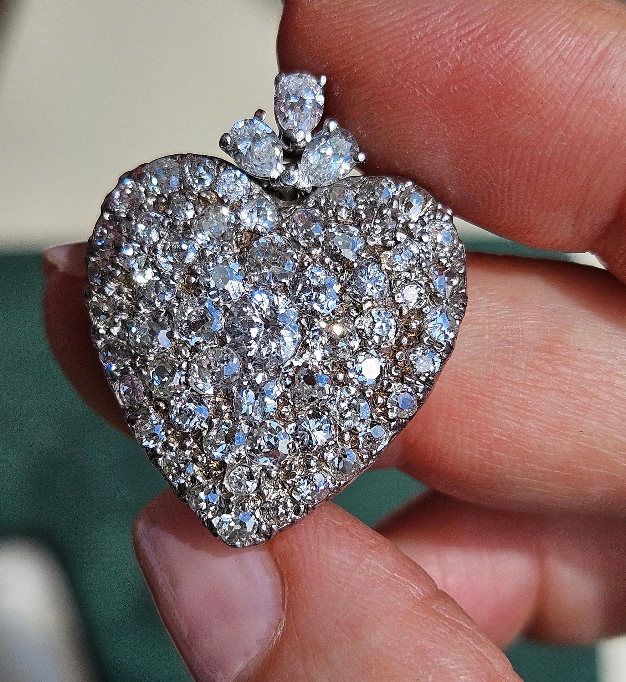 Edwardian 3.70ctw Old Euro Old Mine & Pear Shaped DIAMOND Heart Platinum Pendant Eduardiano en venta