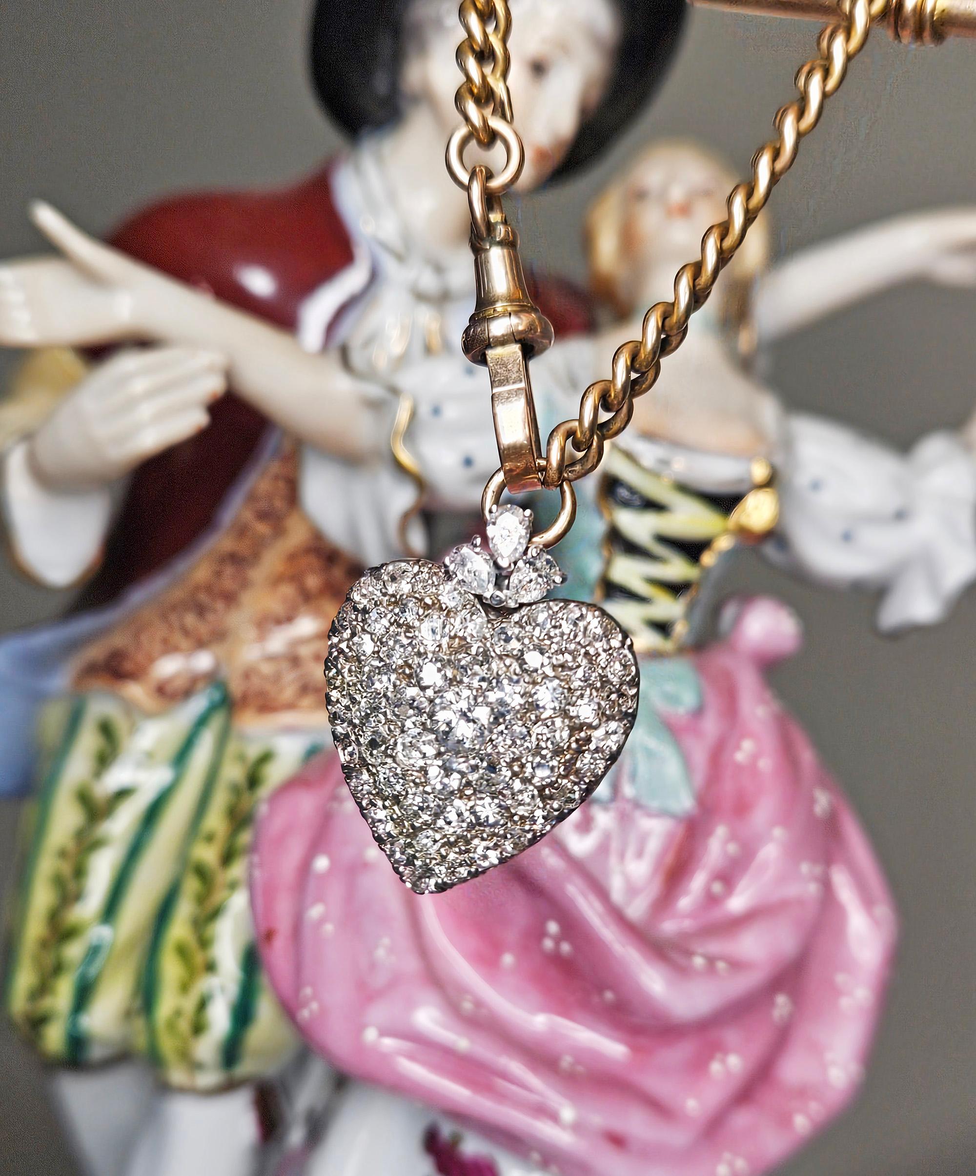 Edwardian 3.70ctw Old Euro Old Mine & Pear Shaped DIAMOND Heart Platinum Pendant en venta 2