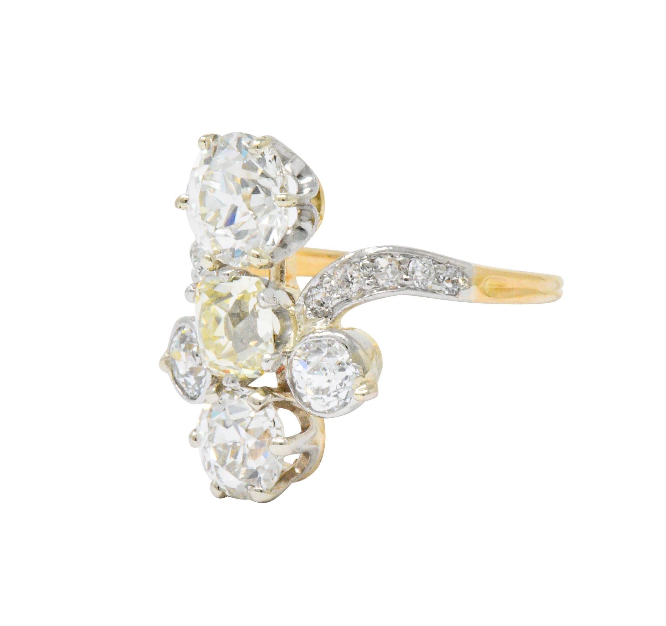 Women's or Men's Edwardian 3.95 Carat Diamond Yellow Diamond Platinum-Topped 18 Karat Gold Ring