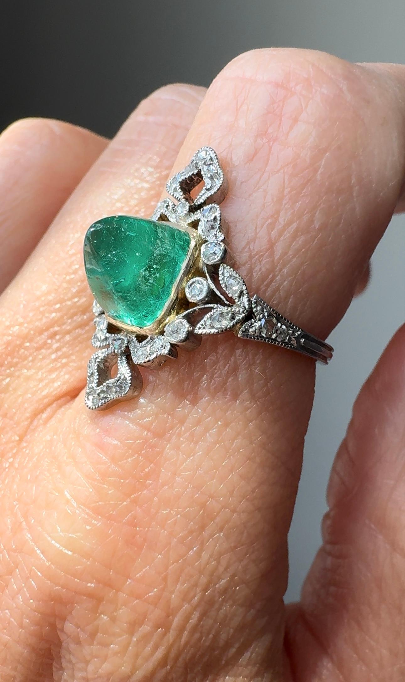 De las mujeres Anillo eduardiano de esmeralda colombiana de 4 quilates y diamante talla rosa - GIA en venta