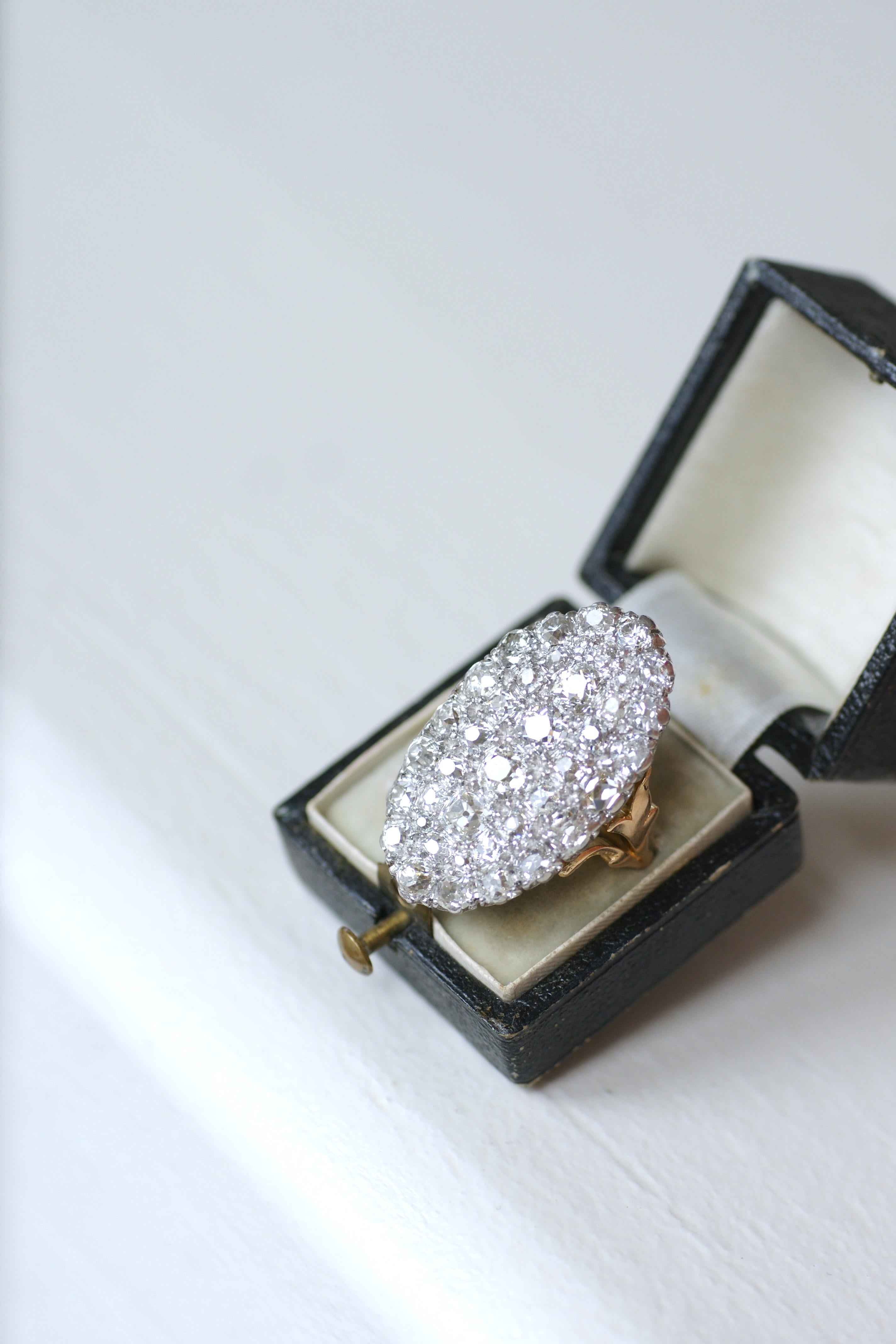 Edwardian 4.75cts Diamonds Navette Ring on Gold and Platinum For Sale 3