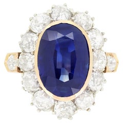 Anello Edwardiano con zaffiro e diamanti a grappolo da 4,80 carati, 1910 ca.