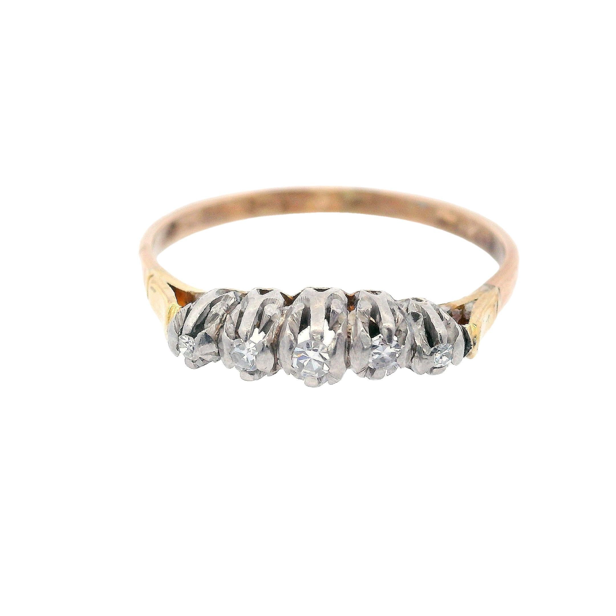 Edwardian 5 Diamonds Ring in 18kt yellow Gold and Platinum In Excellent Condition For Sale In Aventura, FL